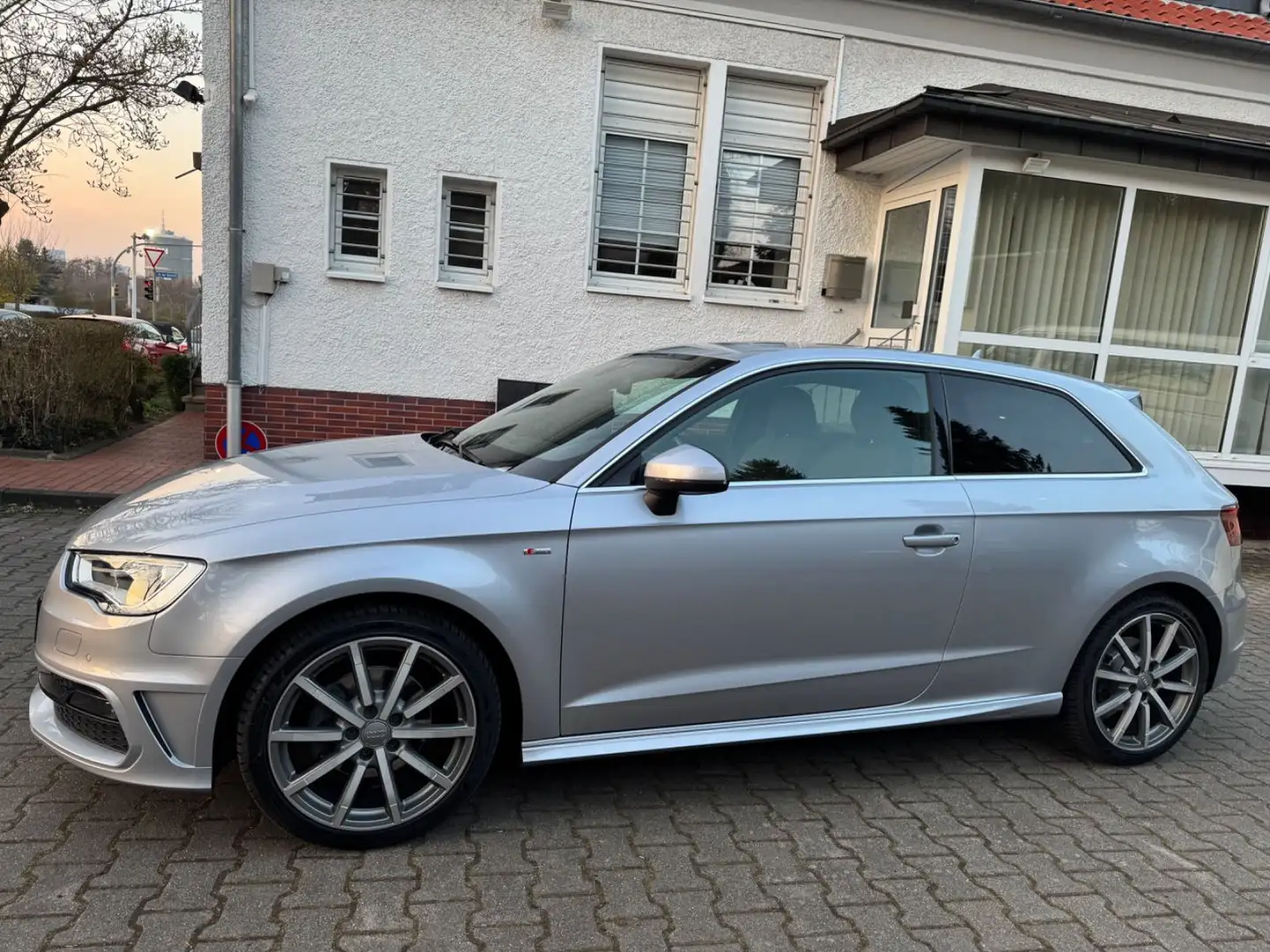 Audi A3 ambition ultra/Navi/S-Line Silber - 2