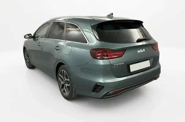 Kia Ceed view 3