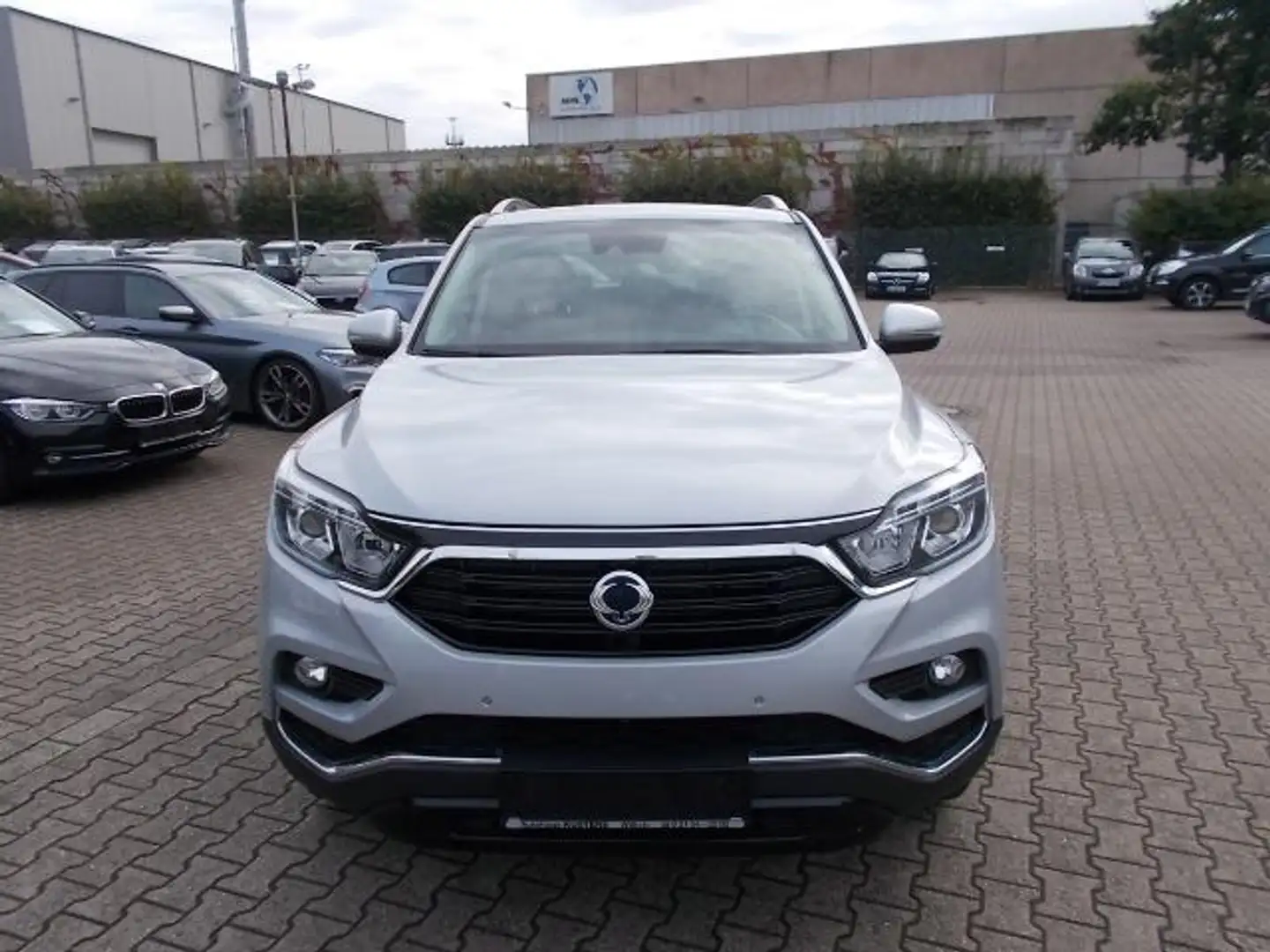 SsangYong Rexton Quarz 2.2 XDi, 4WD, AHK Navi Teilleder Argent - 2