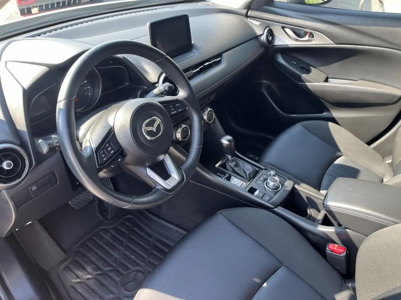 Mazda CX-3 снимка Mazda CX-3