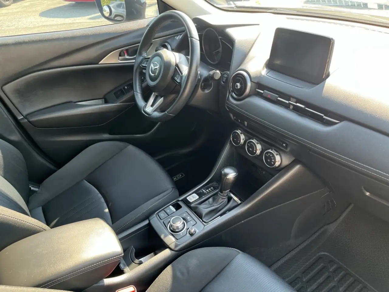 Mazda CX-3 снимка Mazda CX-3