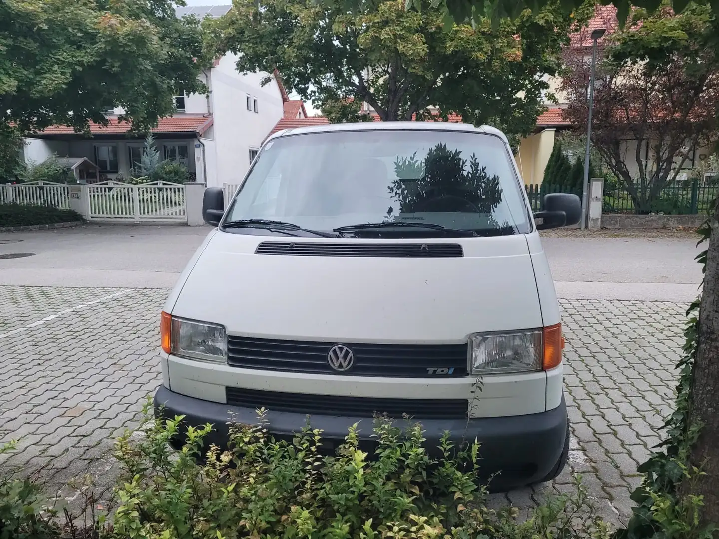 Volkswagen T4 Kombi Kombi 3-0-0 2,5 TDI Weiß - 1