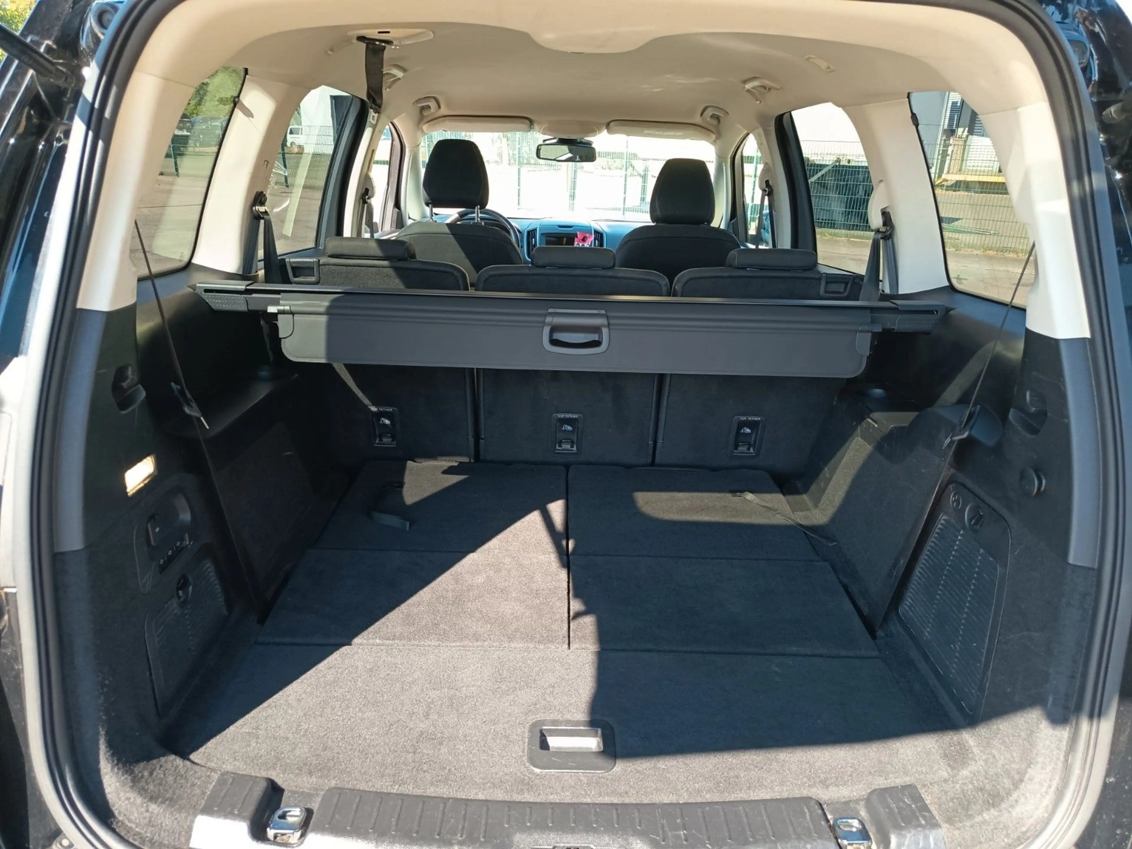 Ford Galaxy Business — photo 15