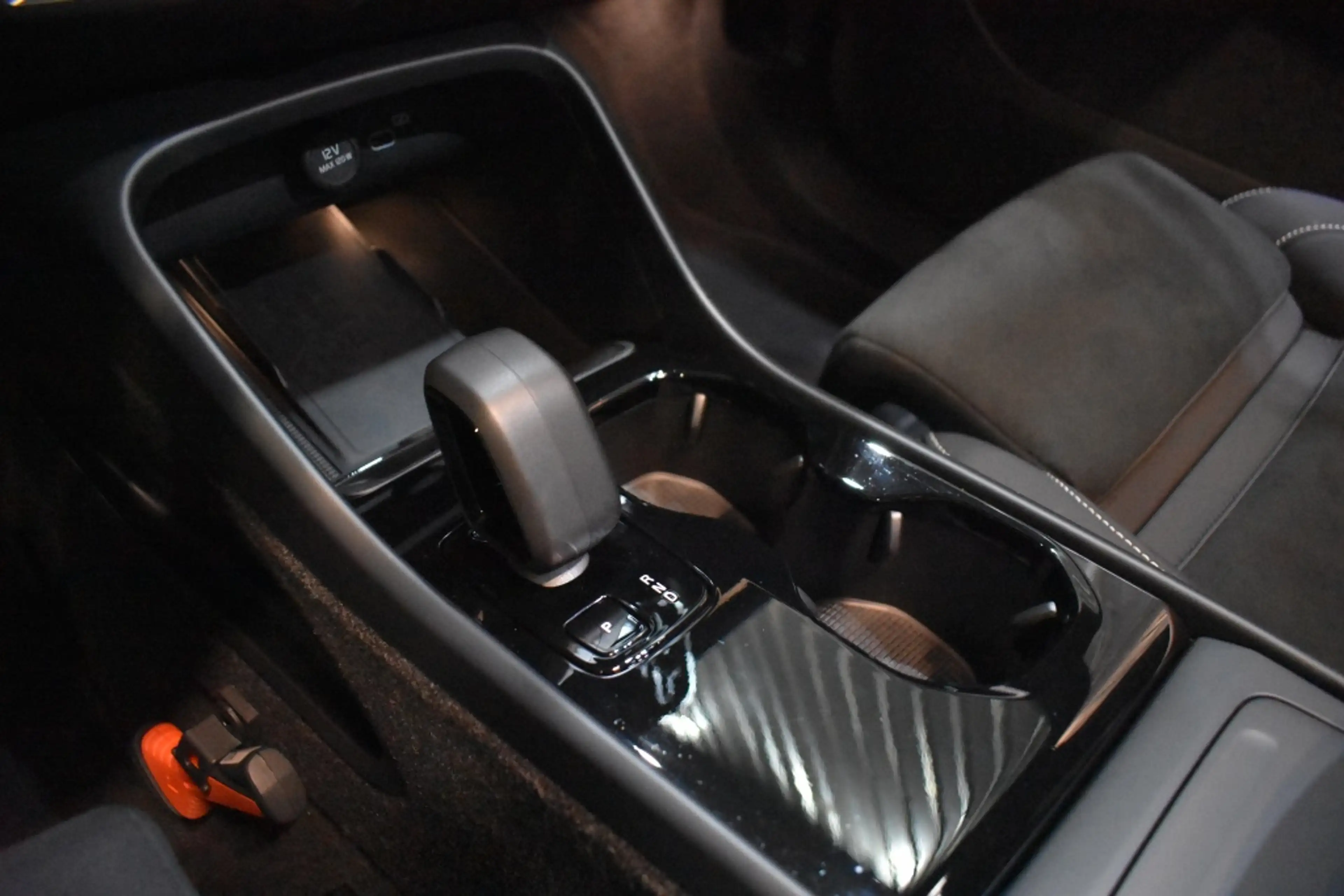 Volvo EX40 Twin Performance 442pk/82kWh Ultra Black Edition | — photo 21
