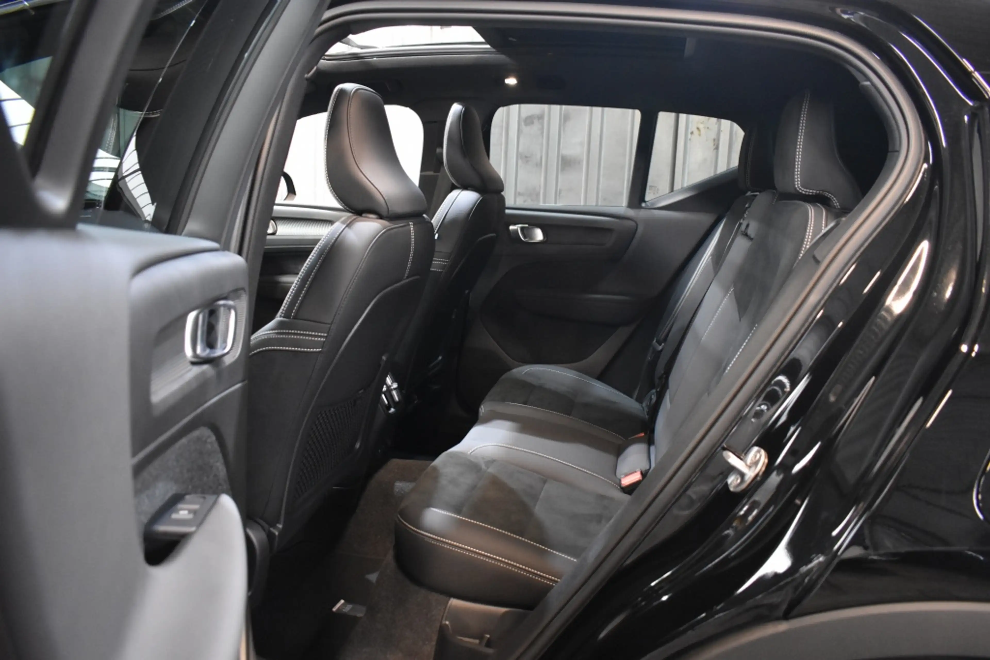 Volvo EX40 Twin Performance 442pk/82kWh Ultra Black Edition | — photo 12