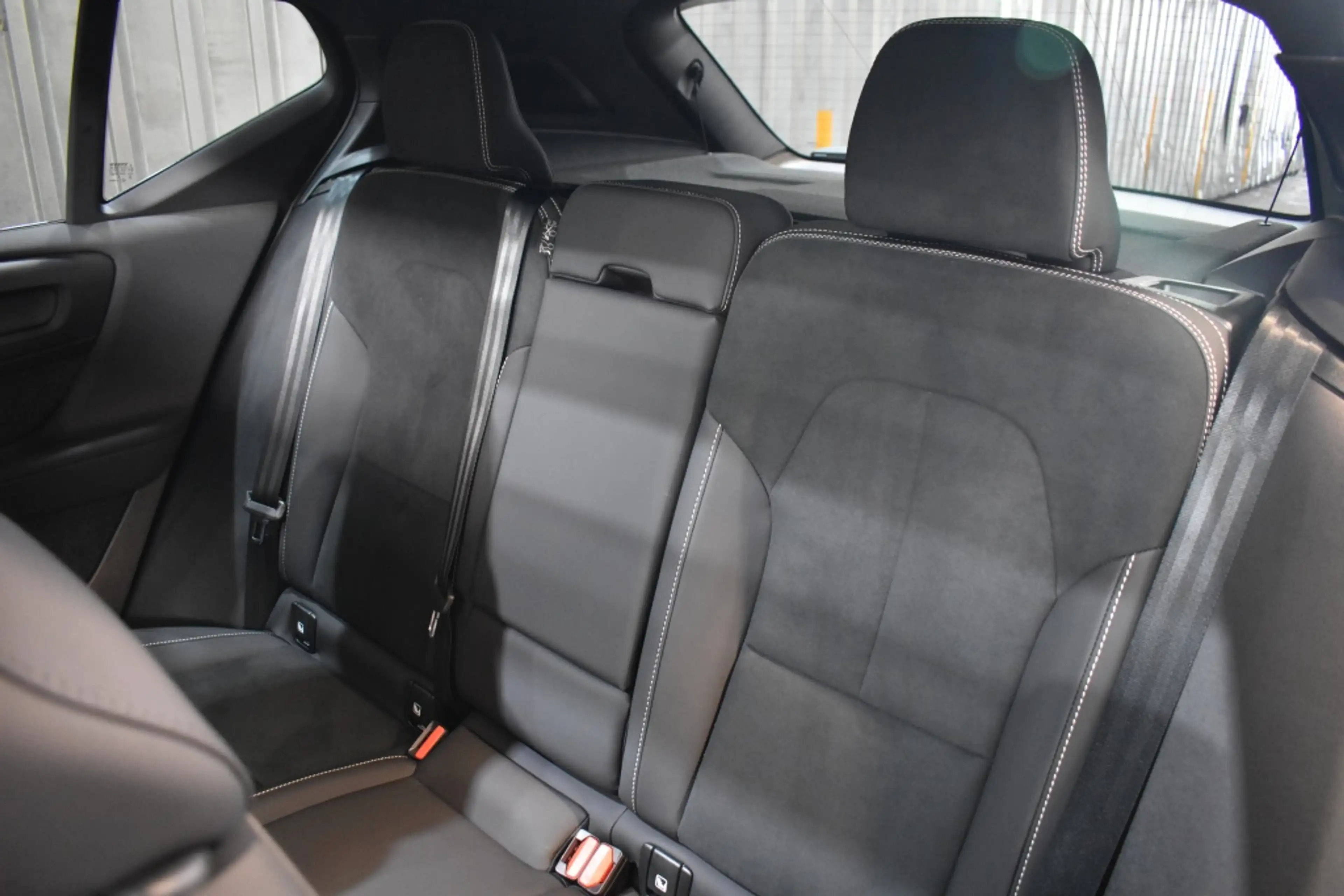 Volvo EX40 Twin Performance 442pk/82kWh Ultra Black Edition | — photo 13