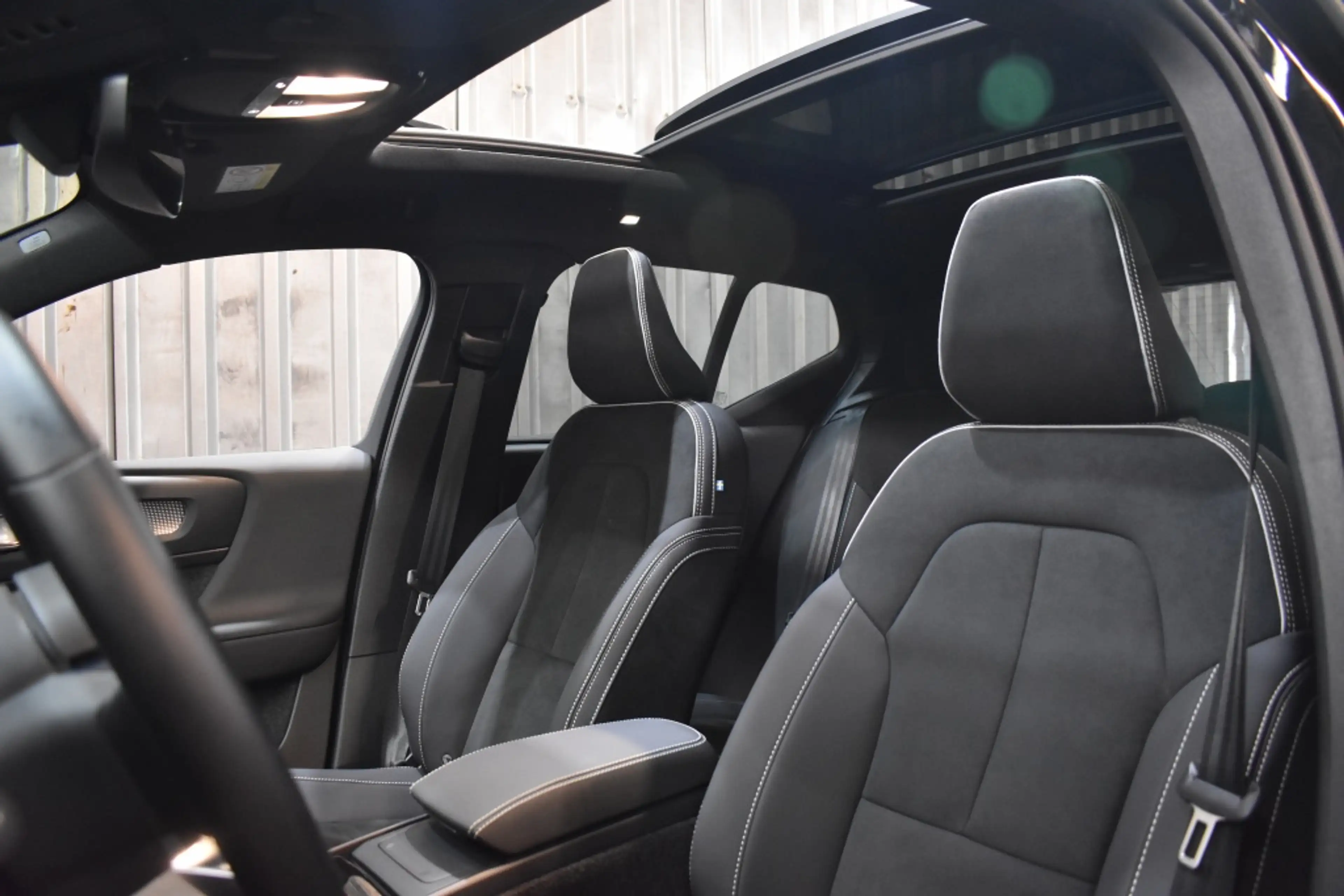 Volvo EX40 Twin Performance 442pk/82kWh Ultra Black Edition | — photo 4