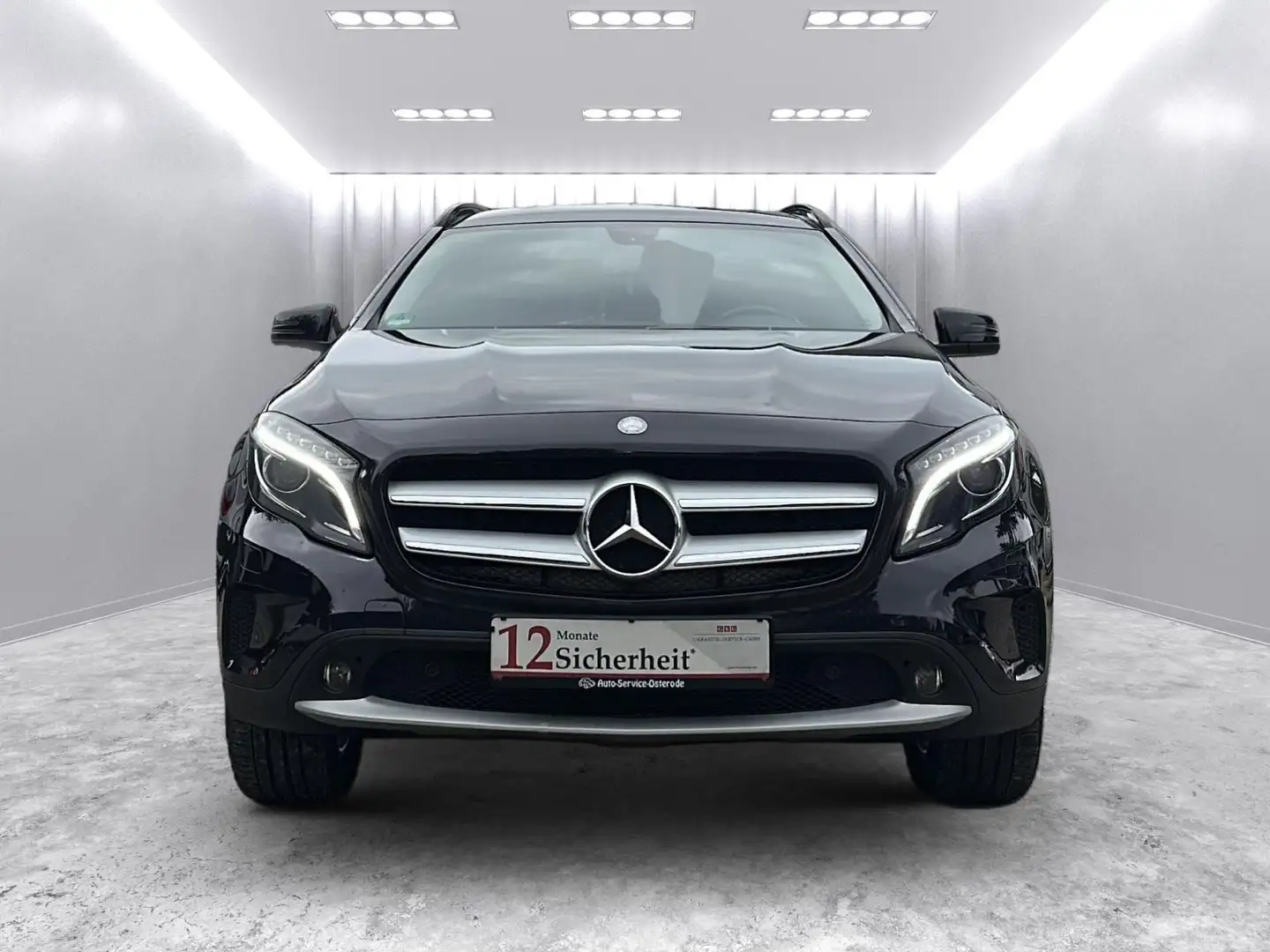 Mercedes-Benz GLA 200 Off-Road *Vollleder/Navi/Bi-Xenon/Totw.* Violett - 2