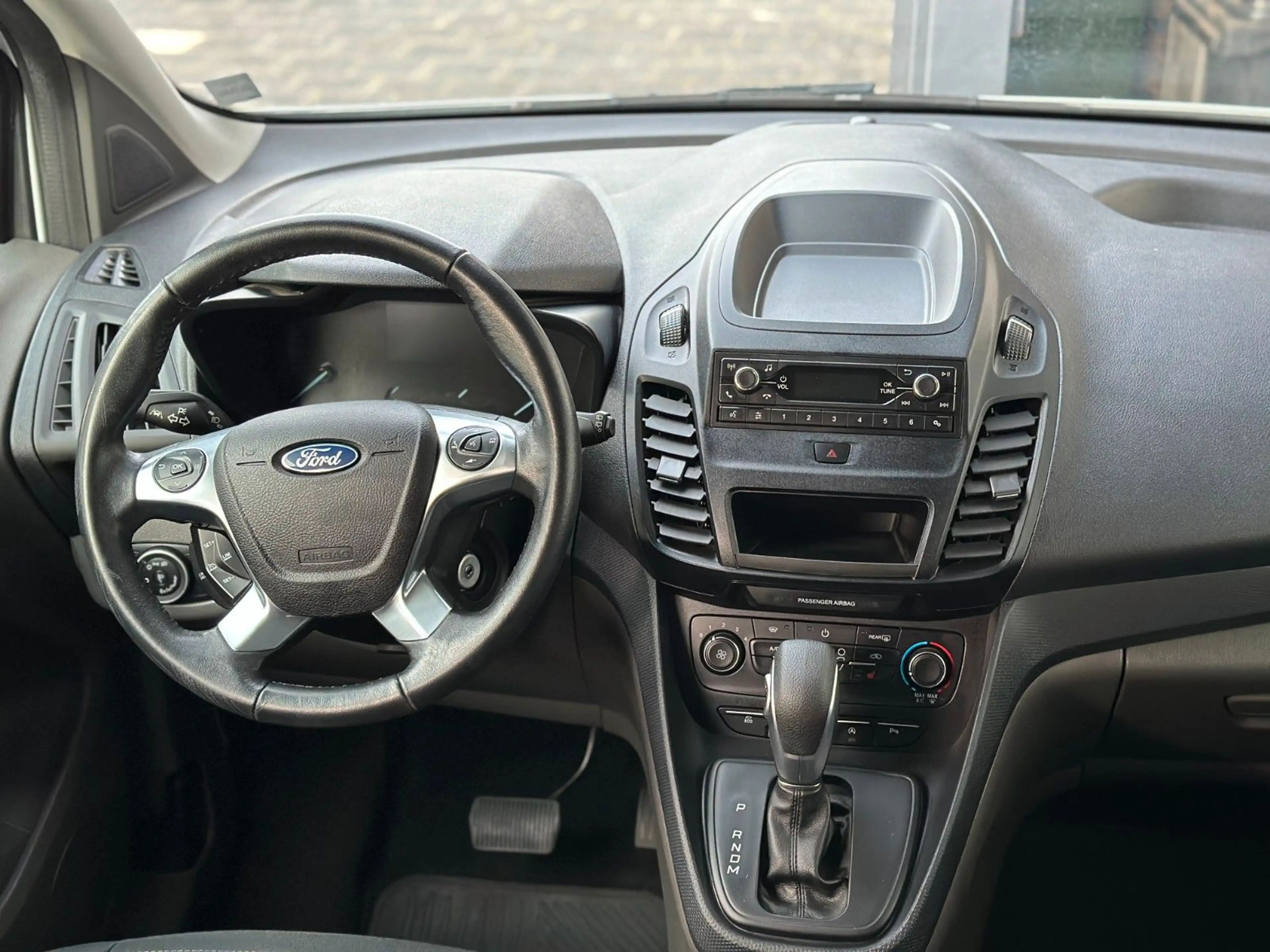 Ford Tourneo Connect Transit Connect 1,5 TDCI Autom. 5-Sitze Shzg PDC — photo 4