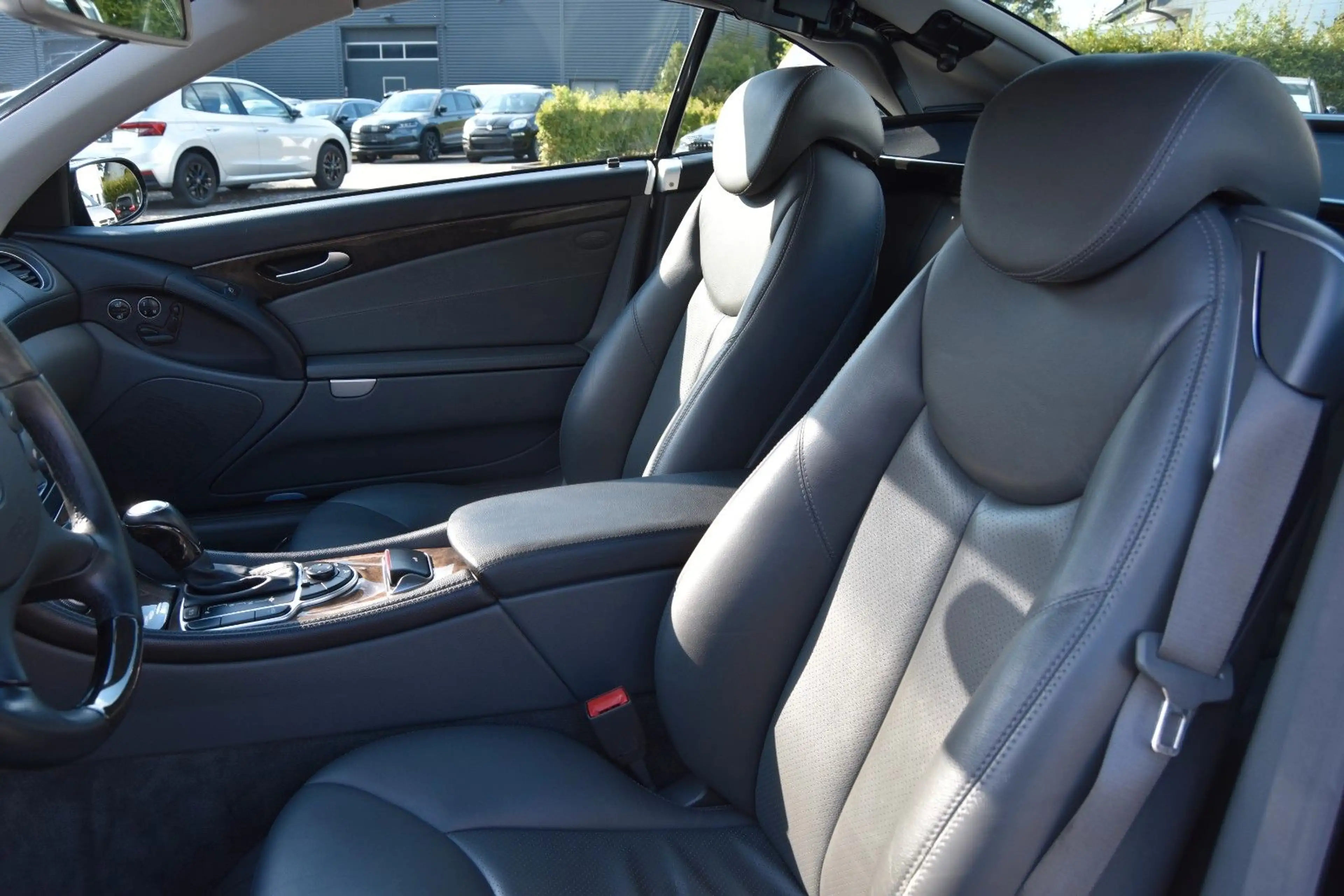 Mercedes-Benz SL 350 XENON/NAVI/BOSE/Windschott/2. Hand — photo 13
