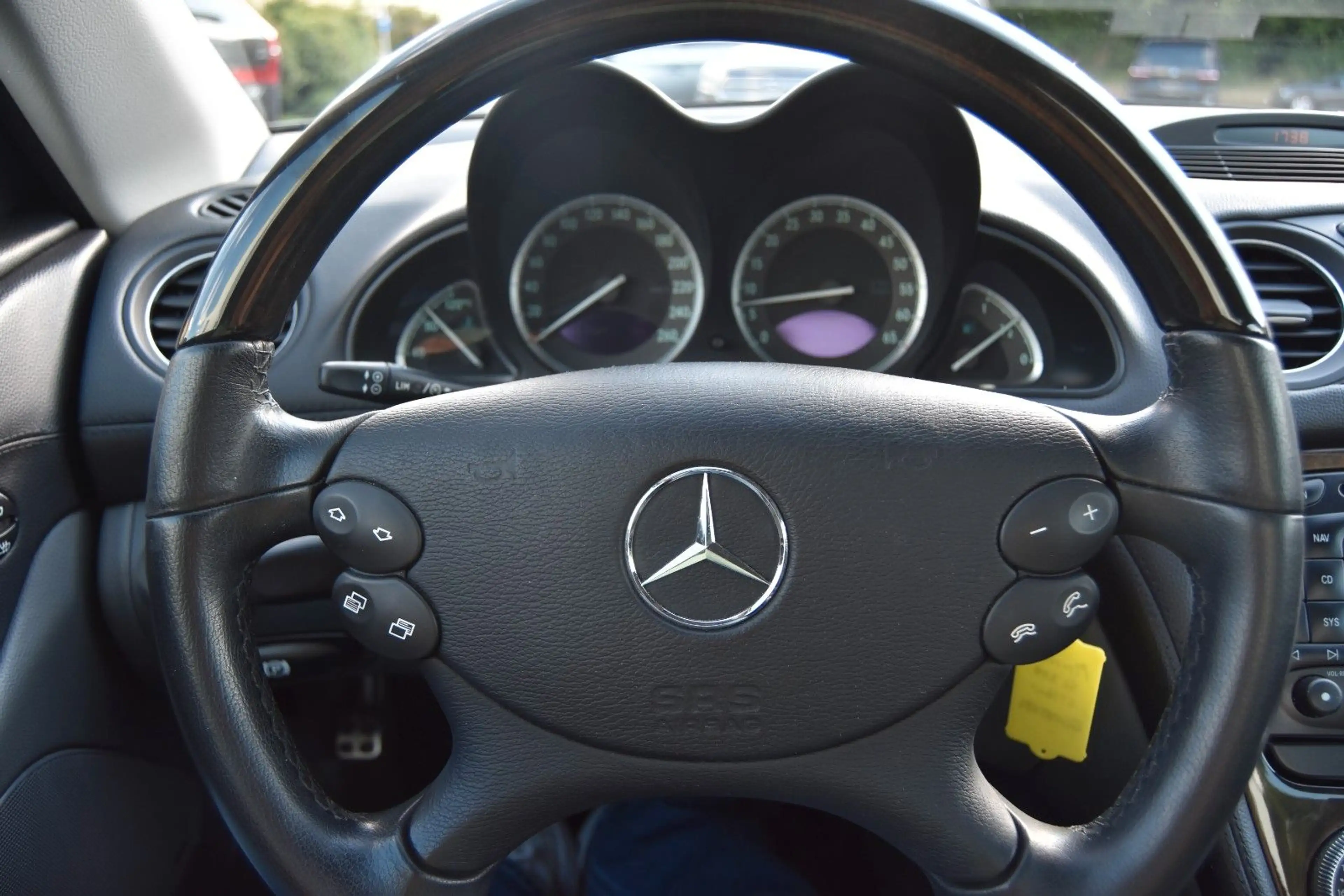 Mercedes-Benz SL 350 XENON/NAVI/BOSE/Windschott/2. Hand — photo 12