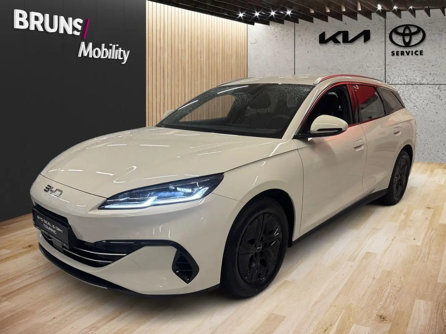 BYD Seal 6 Touring 135 kW 1.5 PHEV DM-i Boost Amarillo - 2