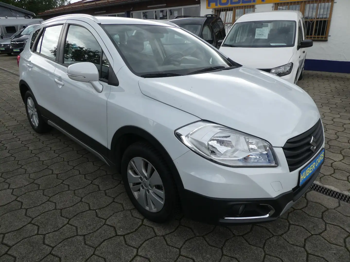 Suzuki SX4 S-Cross Comfort 4x2 1. HAND Bílá - 2
