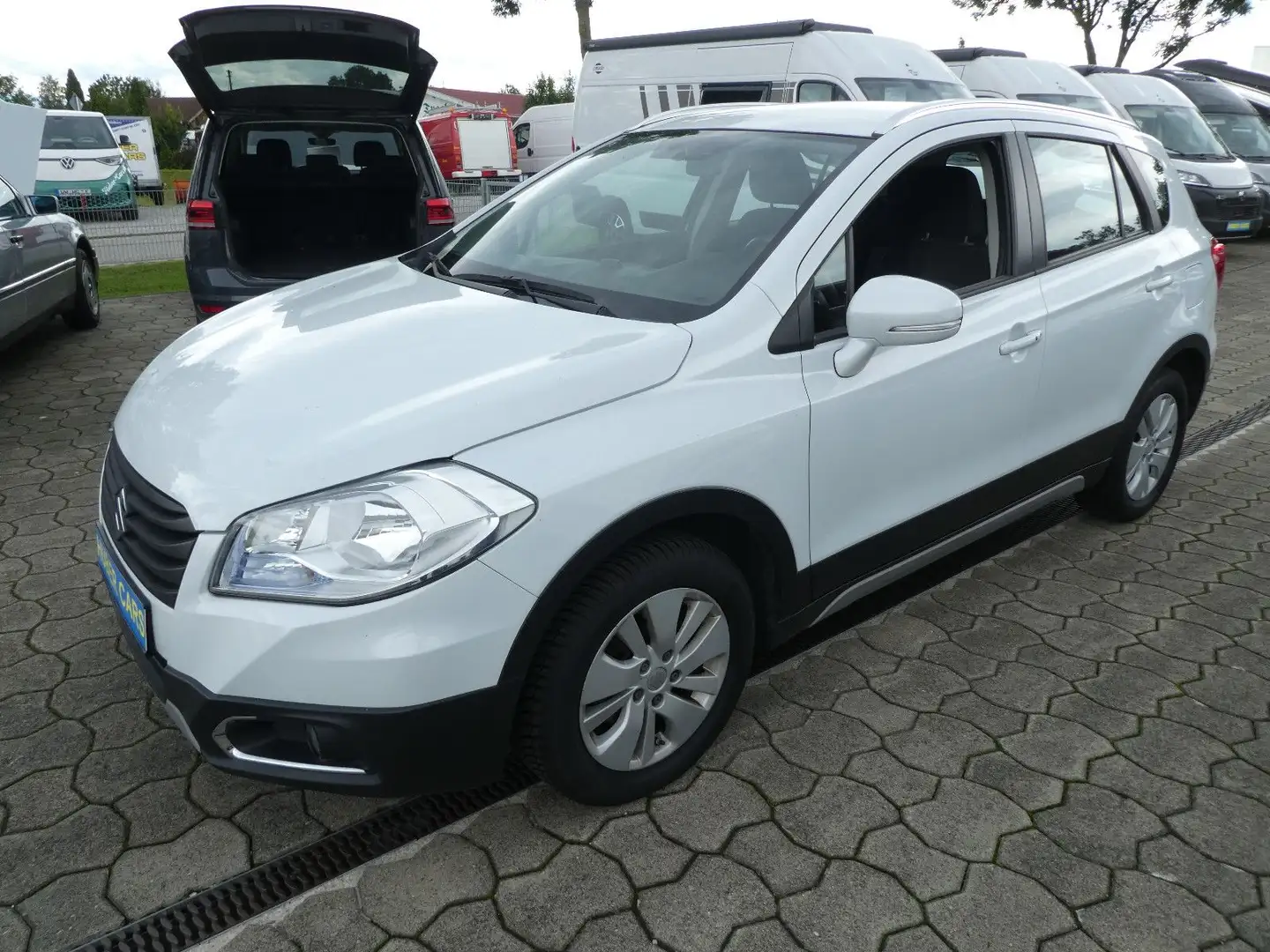 Suzuki SX4 S-Cross Comfort 4x2 1. HAND Bílá - 1