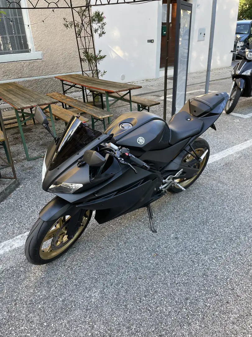 Yamaha YZF-R125 - 1
