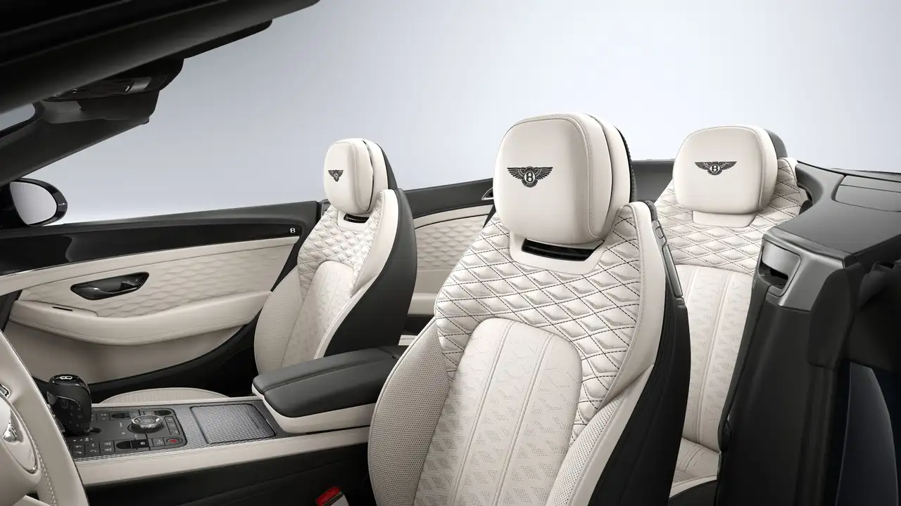 Bentley Continental GTC 2026 — фото 10