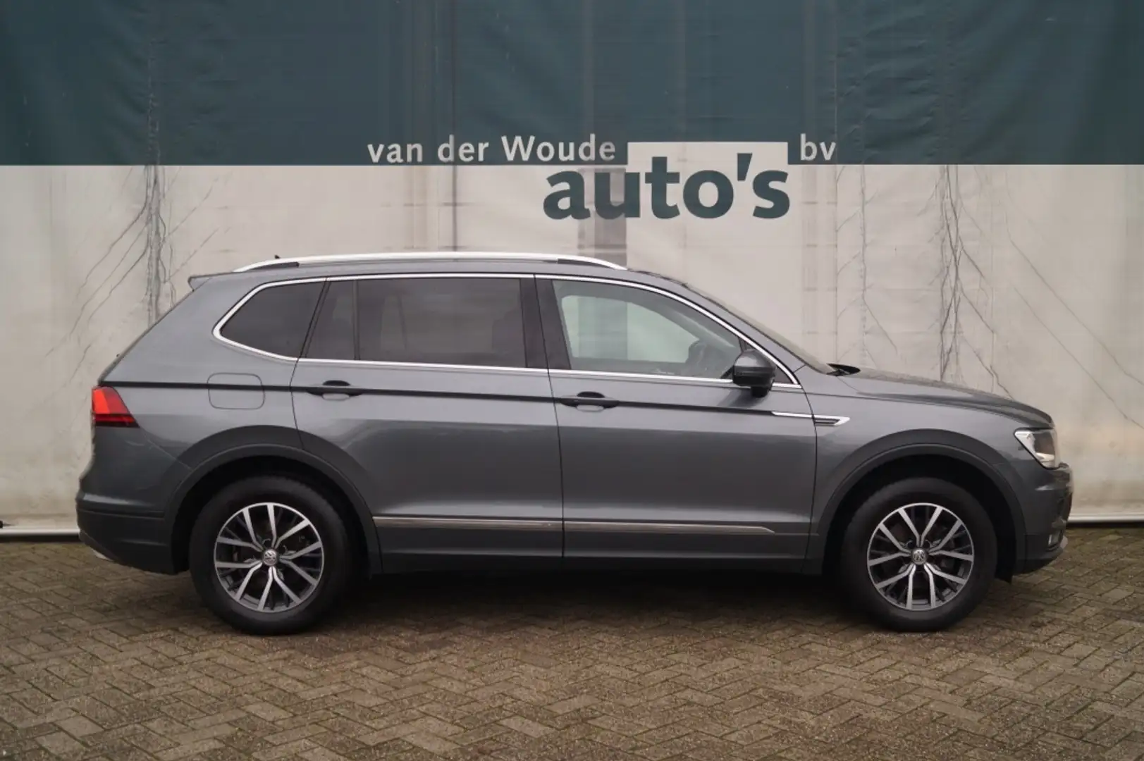 Volkswagen Tiguan Allspace 1.5 TSI 150pk DSG Comfortline Business 5-persoons Grijs - 2