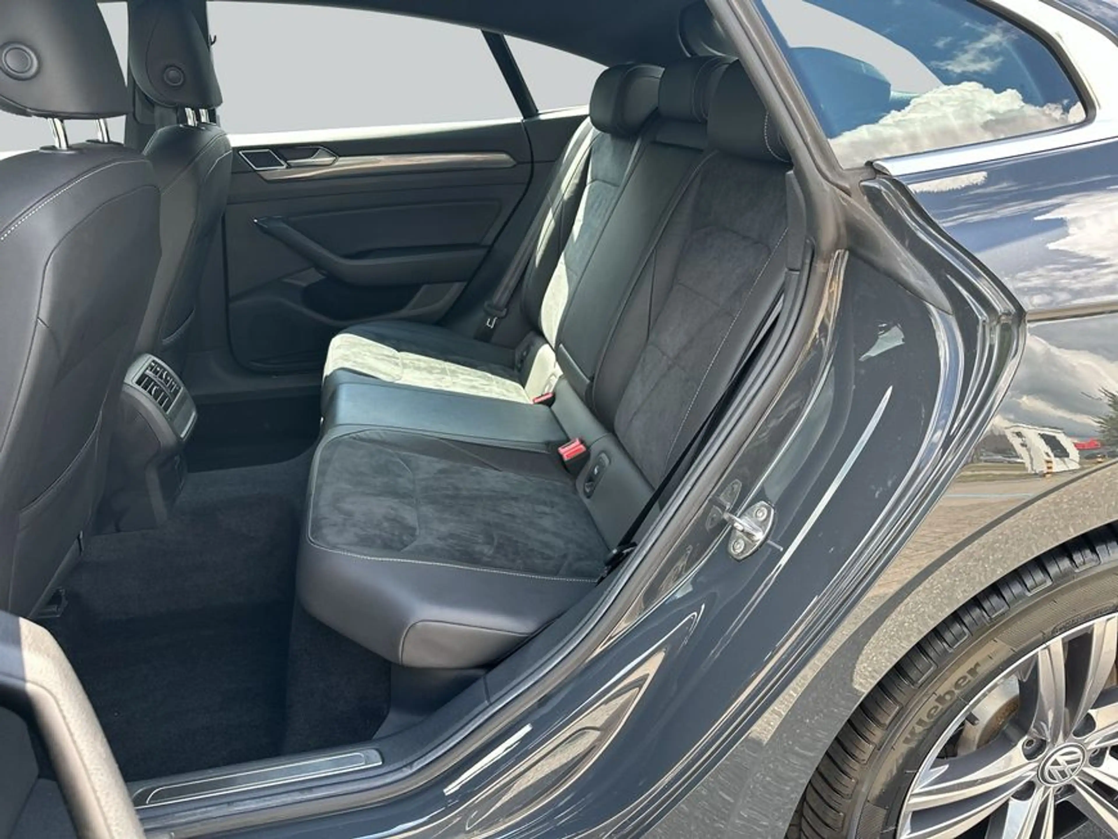 Volkswagen Arteon 2.0 TSI, R-Line DSG AHK/Carplay/SHZ/ACC — photo 11