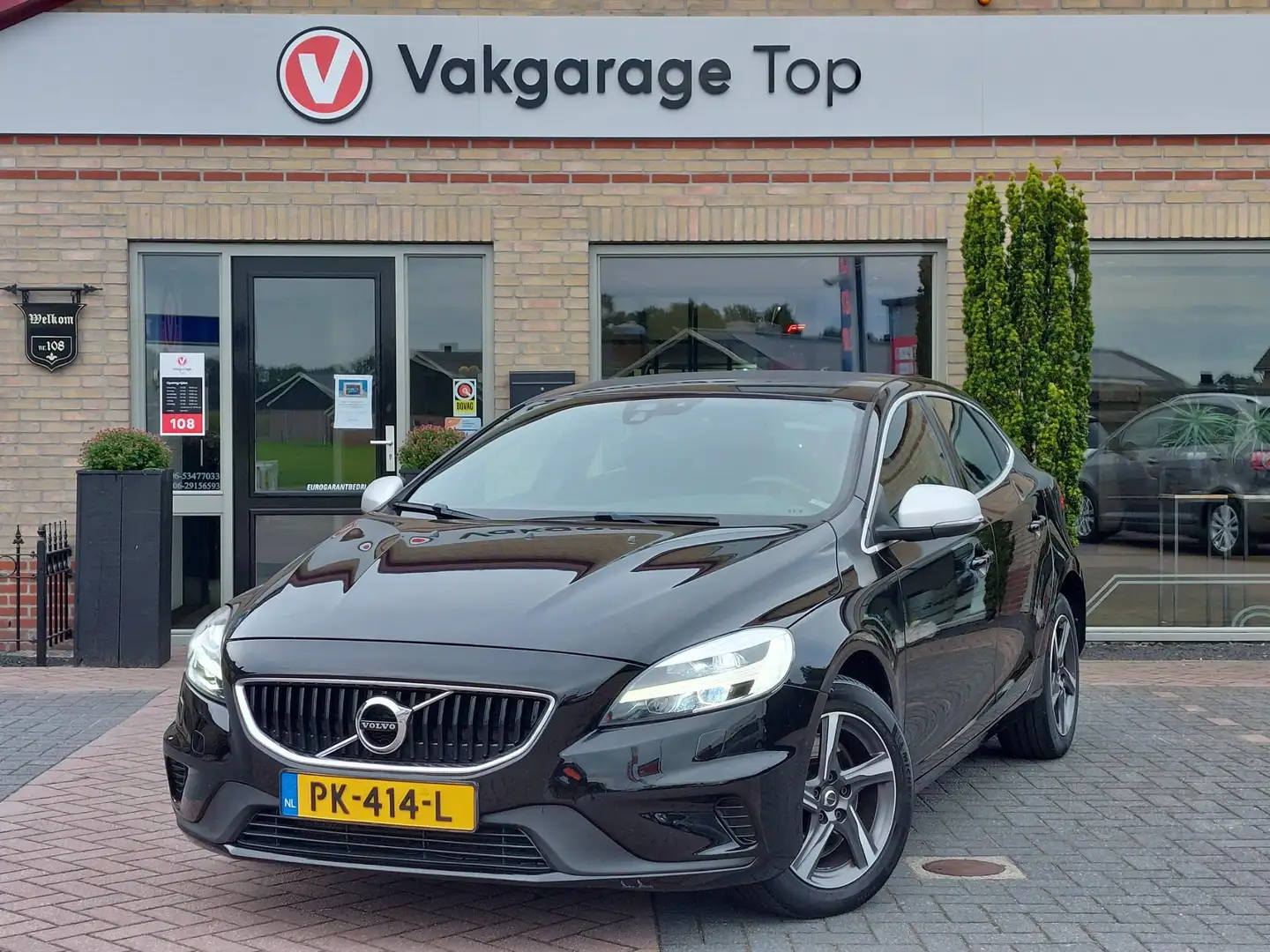 Volvo V40 2.0 D2 R-Design | Trekhaak | Leder | LED | All-in Schwarz - 1