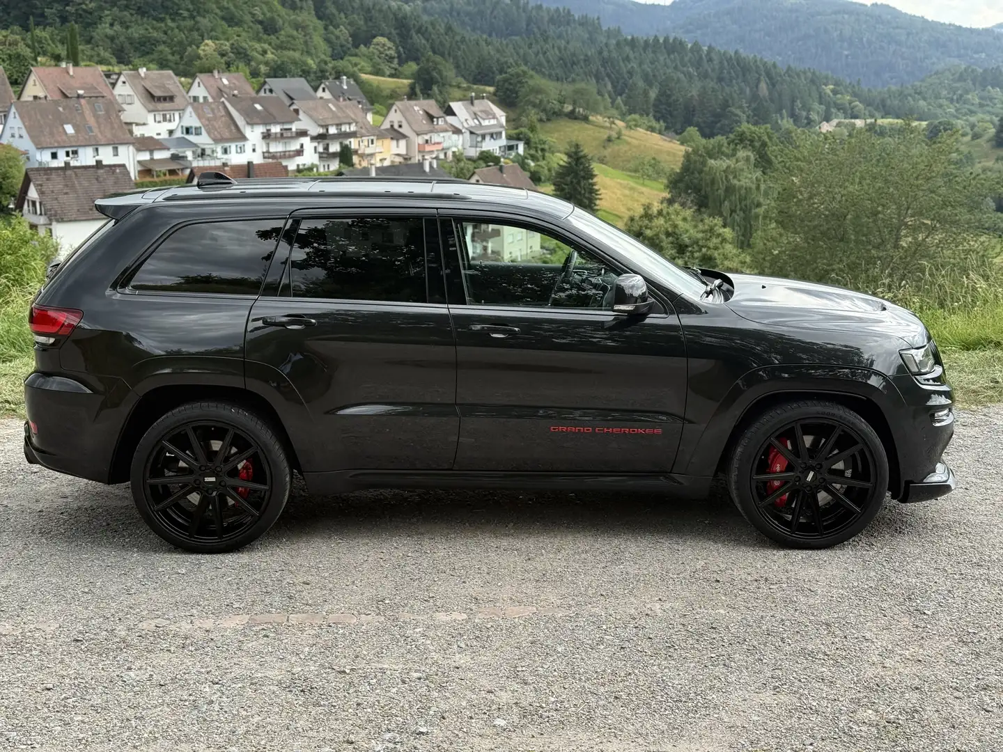 Jeep Grand Cherokee SRT - 2