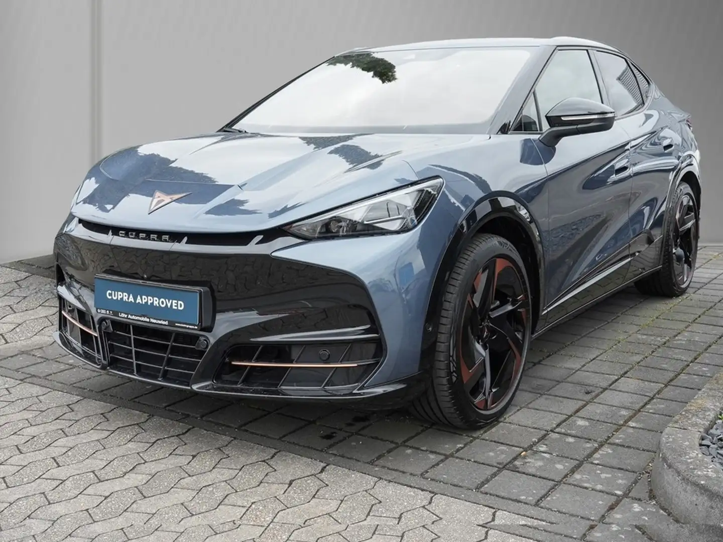 CUPRA Tavascan VZ 4Drive Adrenaline /Pano/Navi/Matrix Blau - 2