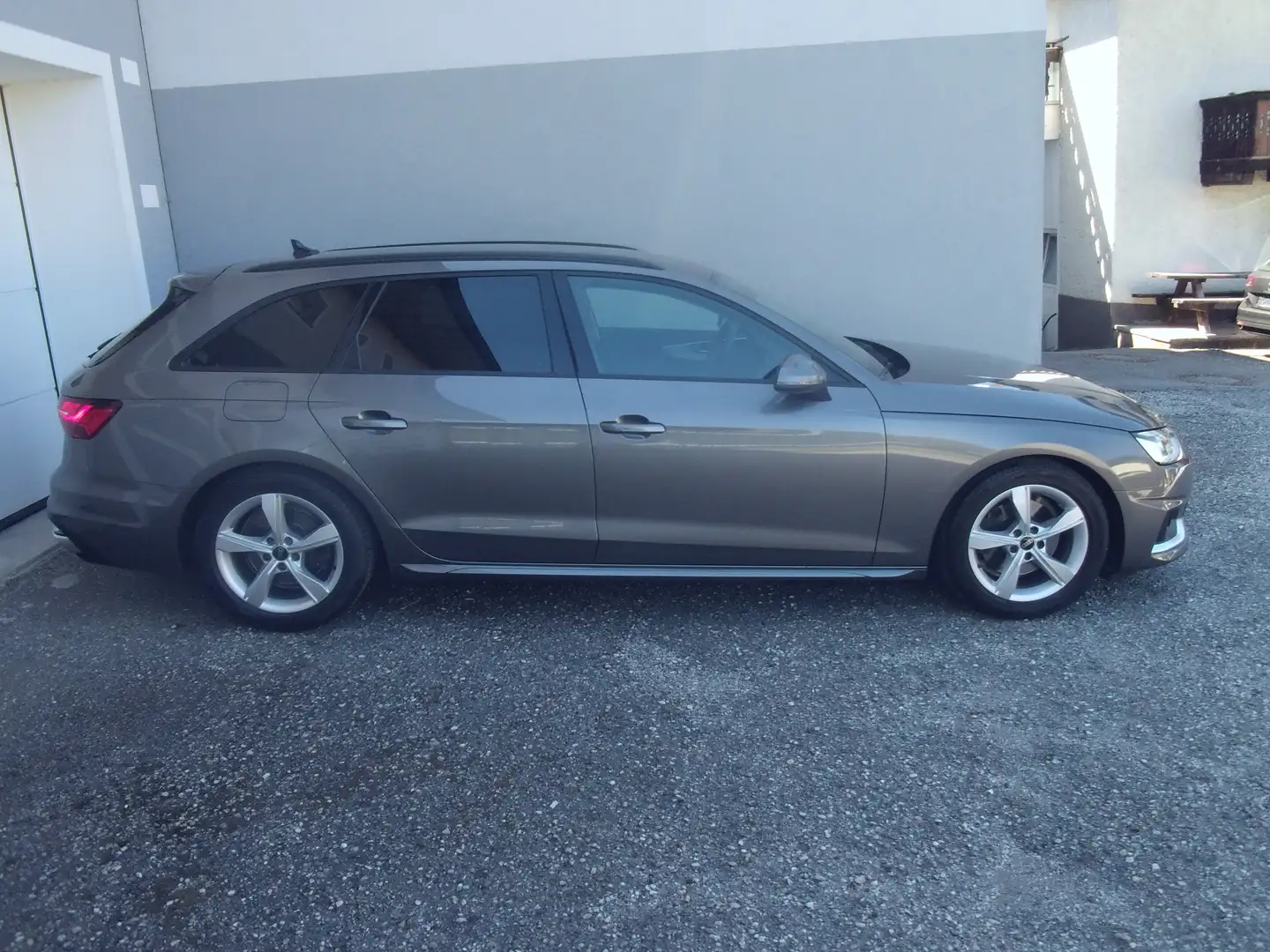 Audi A4 35 TDI adv. S-tronic NAVI, LED+, SHZ, S.FAHRWERK Grau - 1