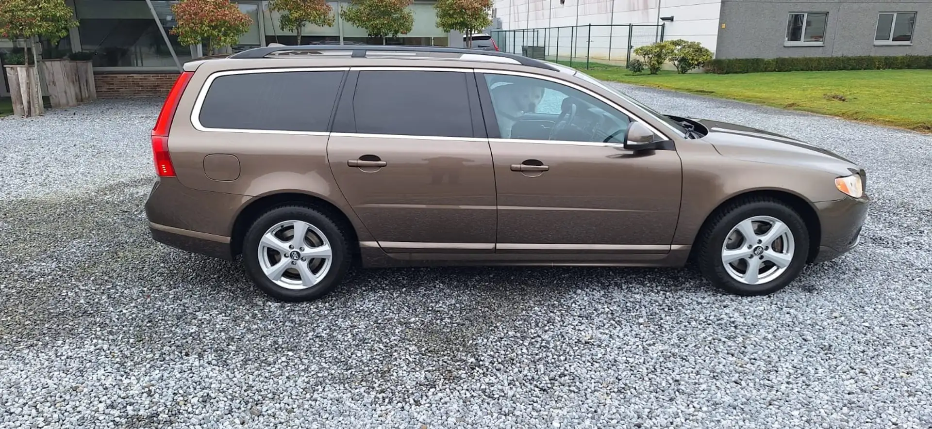 Volvo V70 V70 D3 Momentum Bronz - 1