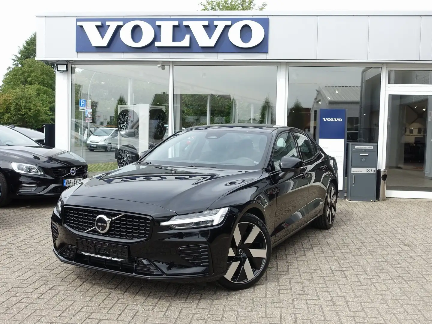 Volvo S60 Recharge Ultimate T8 AWD Leasing ab € 349,- Schwarz - 1