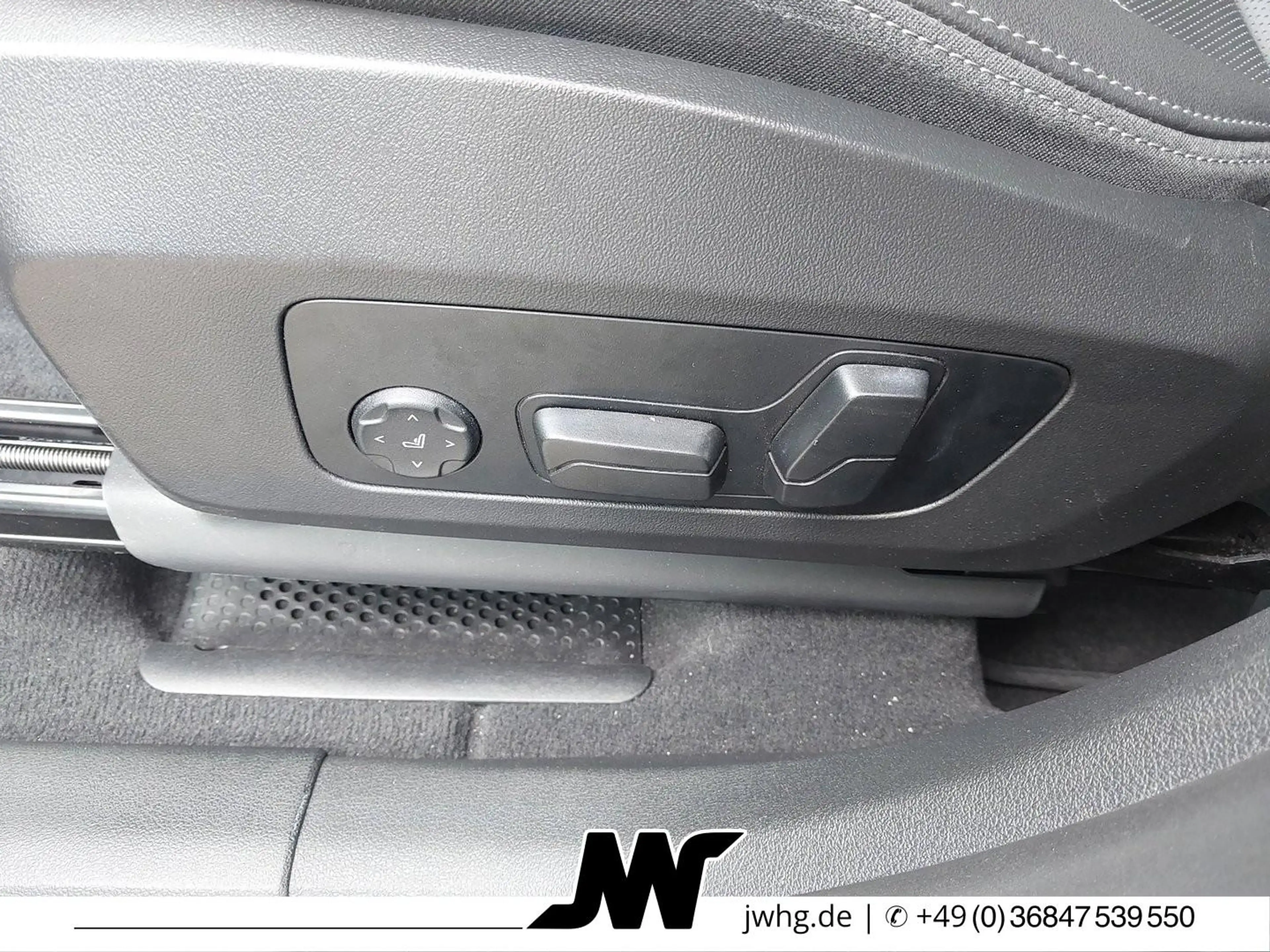 BMW X1 20i M Sport COCKP-PRO/HEAD-UP/ACC/H&K/MASSAGE — photo 9