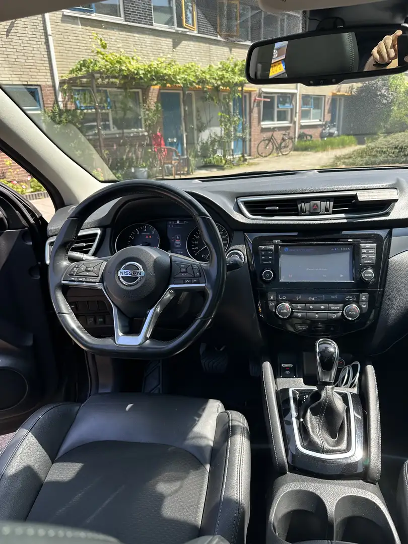 Nissan Qashqai 1.2 Tekna + Zwart - 1