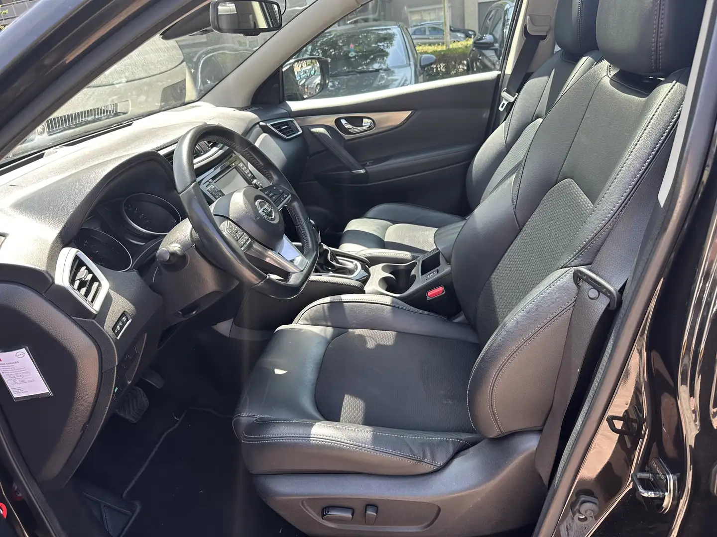 Nissan Qashqai 1.2 Tekna + Zwart - 2