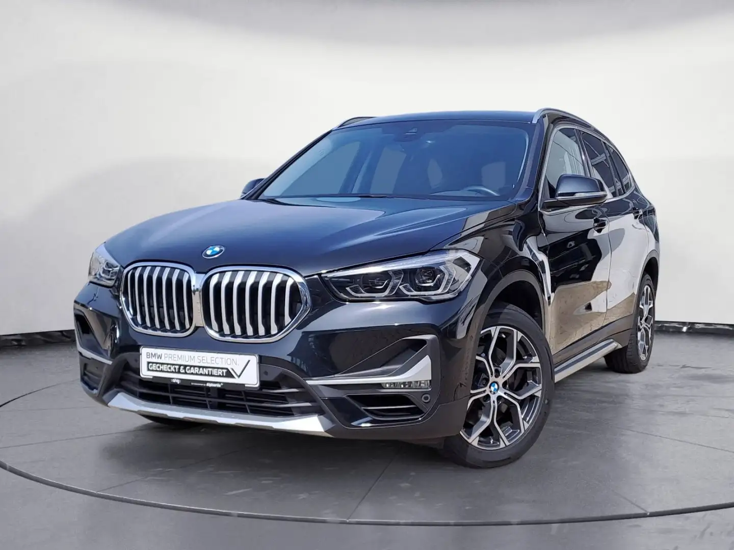 BMW X1 xDrive20i xLine Aut. Navi AHK LED HiFi PDC Noir - 2