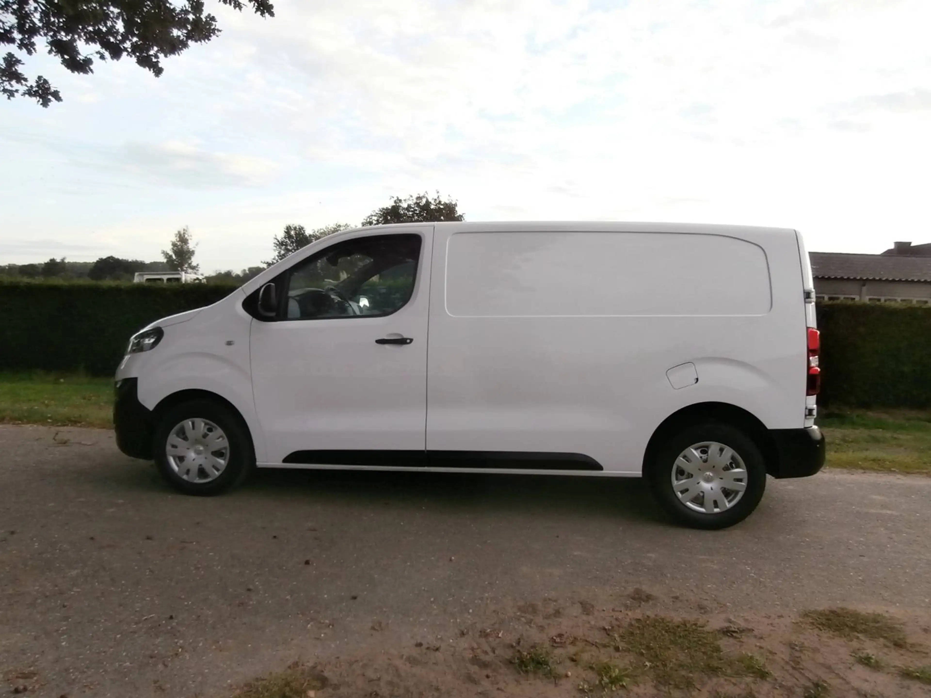 Opel Vivaro 2.0 TD L2H1 122pk(90kw)airco cruise navigatie gekeurd voor verkoop — photo 8