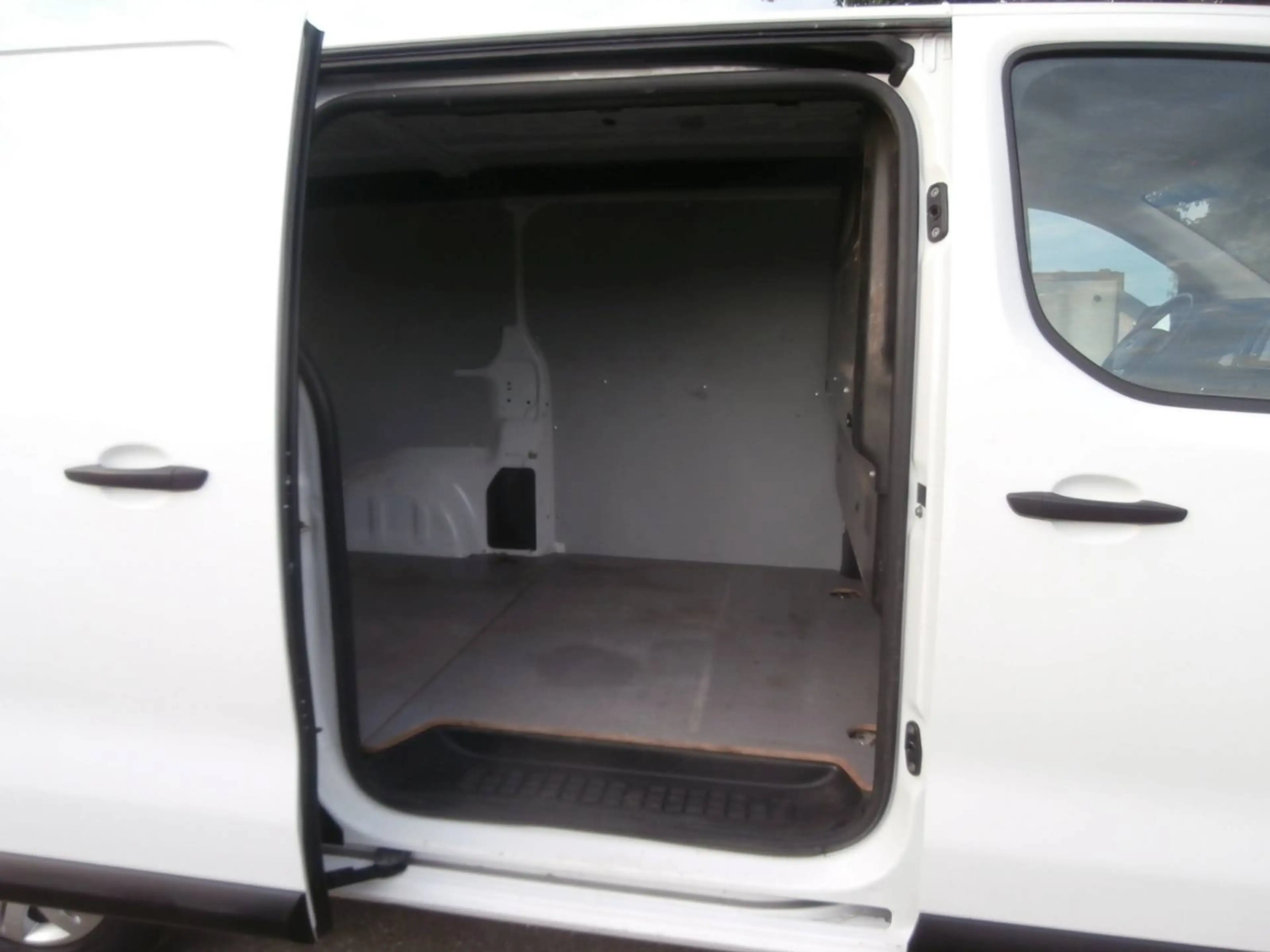 Opel Vivaro 2.0 TD L2H1 122pk(90kw)airco cruise navigatie gekeurd voor verkoop — photo 10