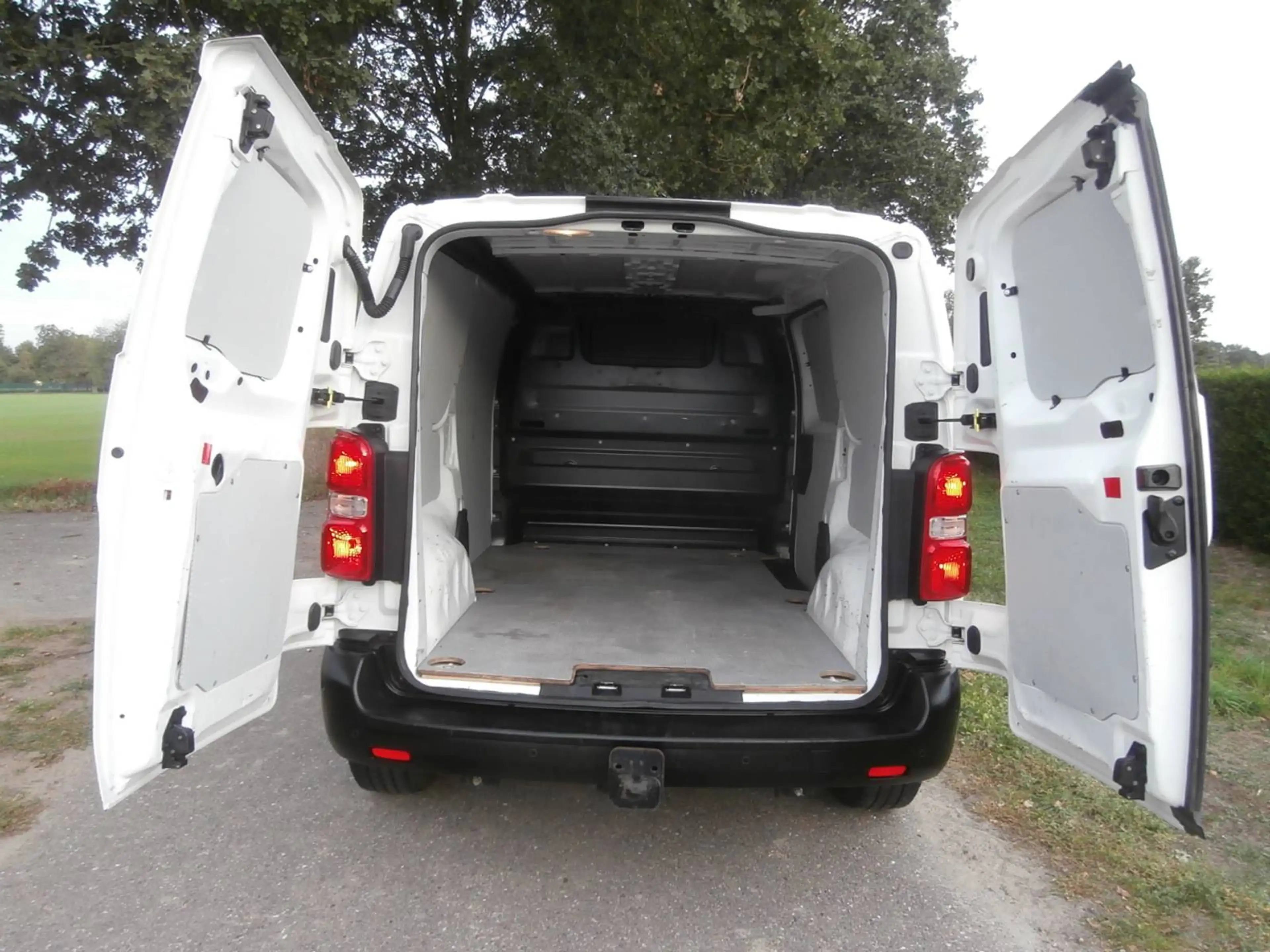 Opel Vivaro 2.0 TD L2H1 122pk(90kw)airco cruise navigatie gekeurd voor verkoop — photo 9
