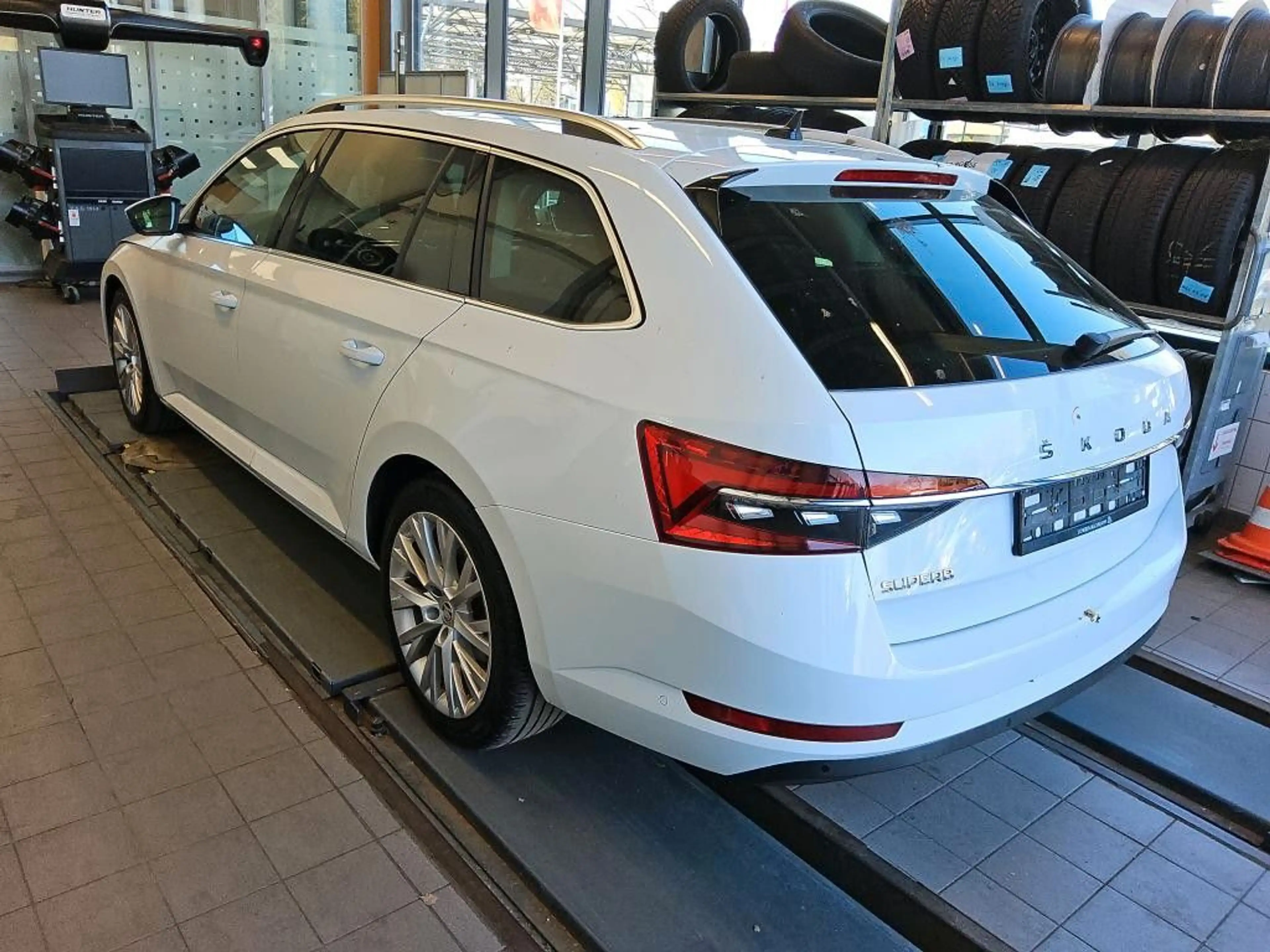 Skoda Superb Combi Style 2.0TDI DSG Navi AHK SHZ ACC — photo 3
