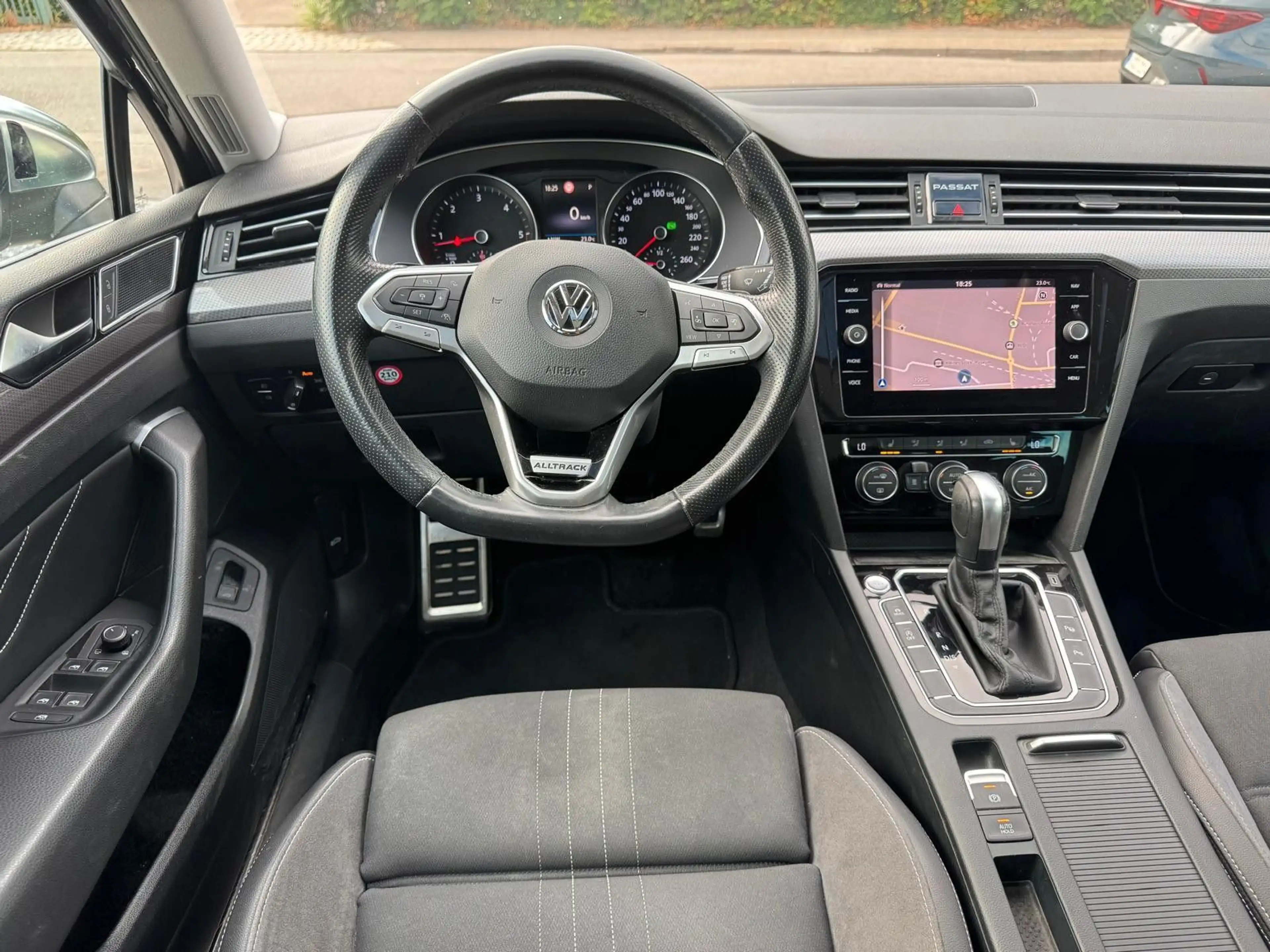 Volkswagen Passat Alltrack Passat Facelift 2.0 TDI DSG 4M AHK ACC StHz Pano — photo 9