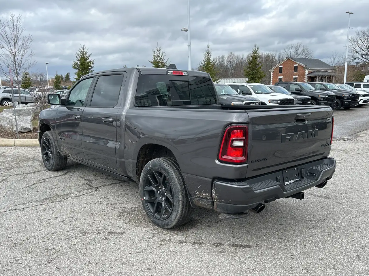 RAM 1500 снимка RAM 1500
