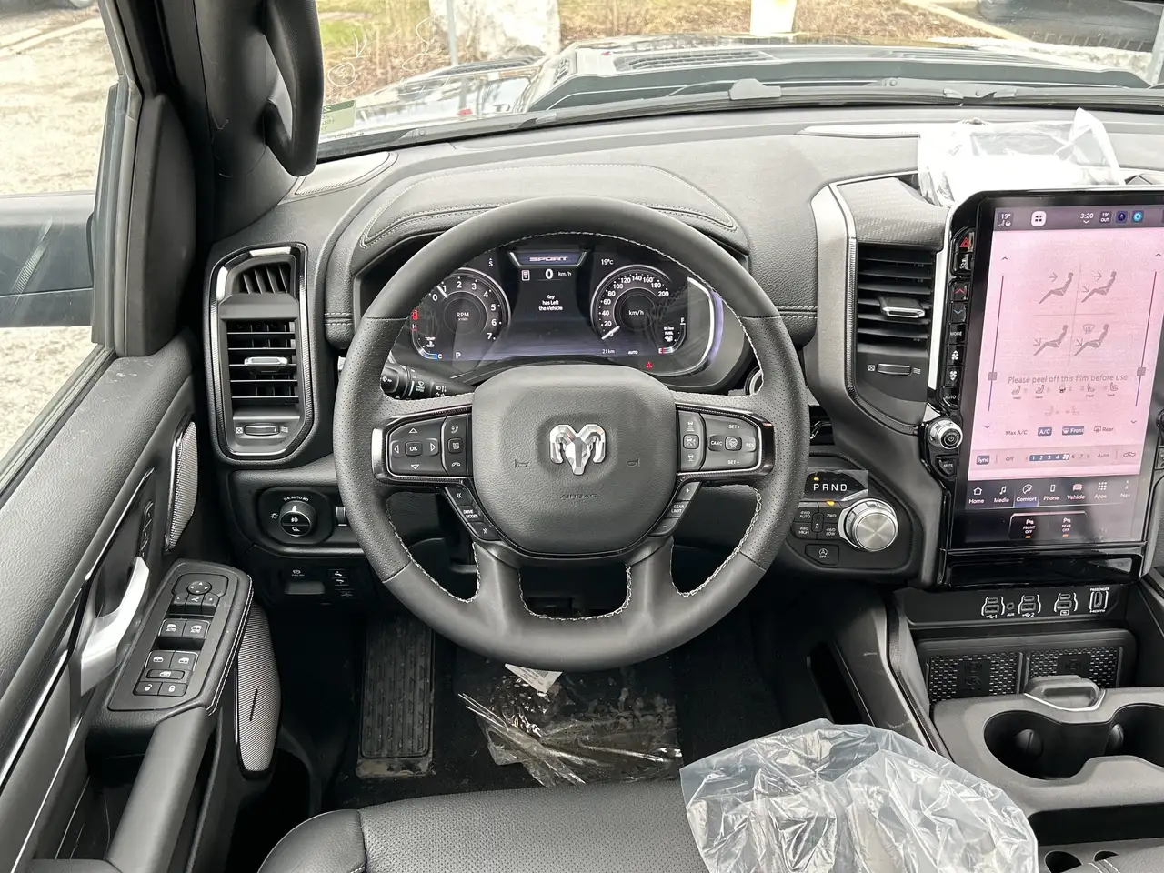 RAM 1500 снимка RAM 1500