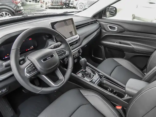 Jeep Compass view 4