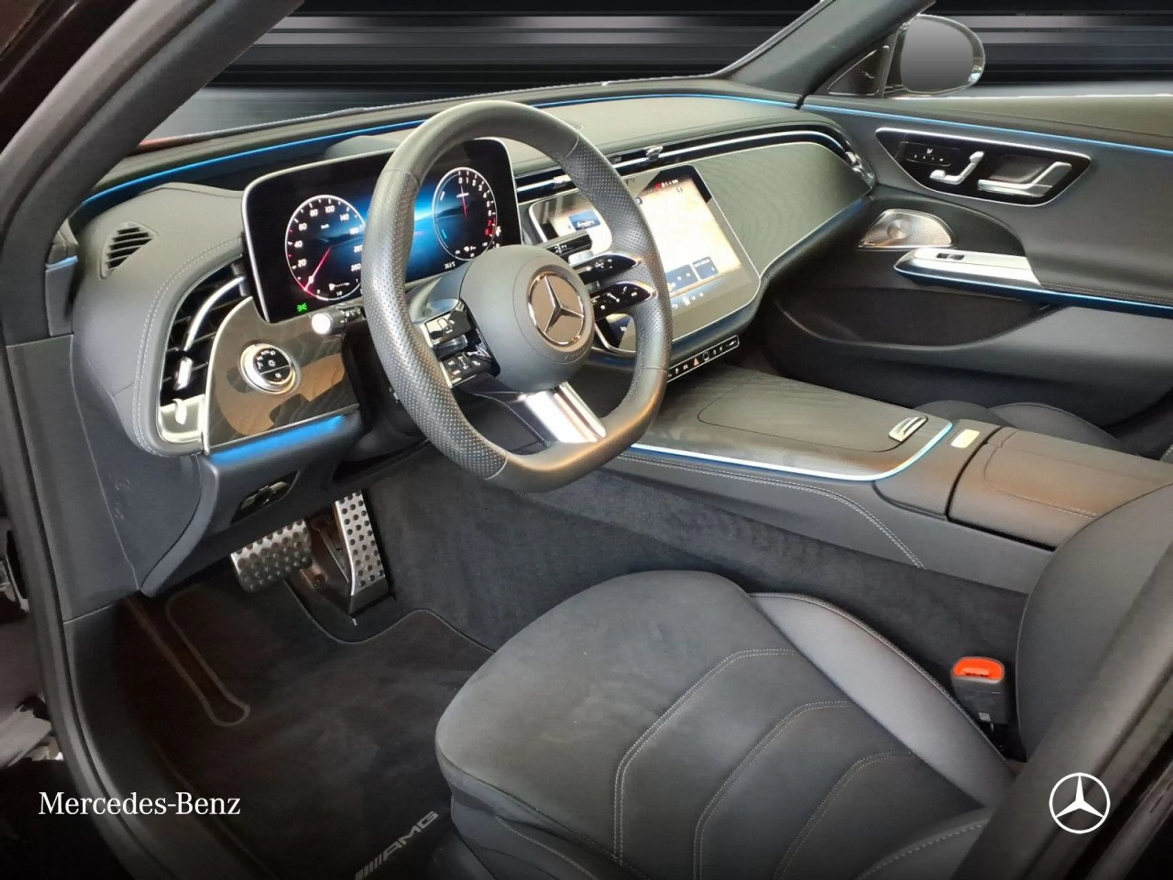 Mercedes-Benz E 300 e T Edition AMG-Line Fahrass 360° Pano HUD — photo 7