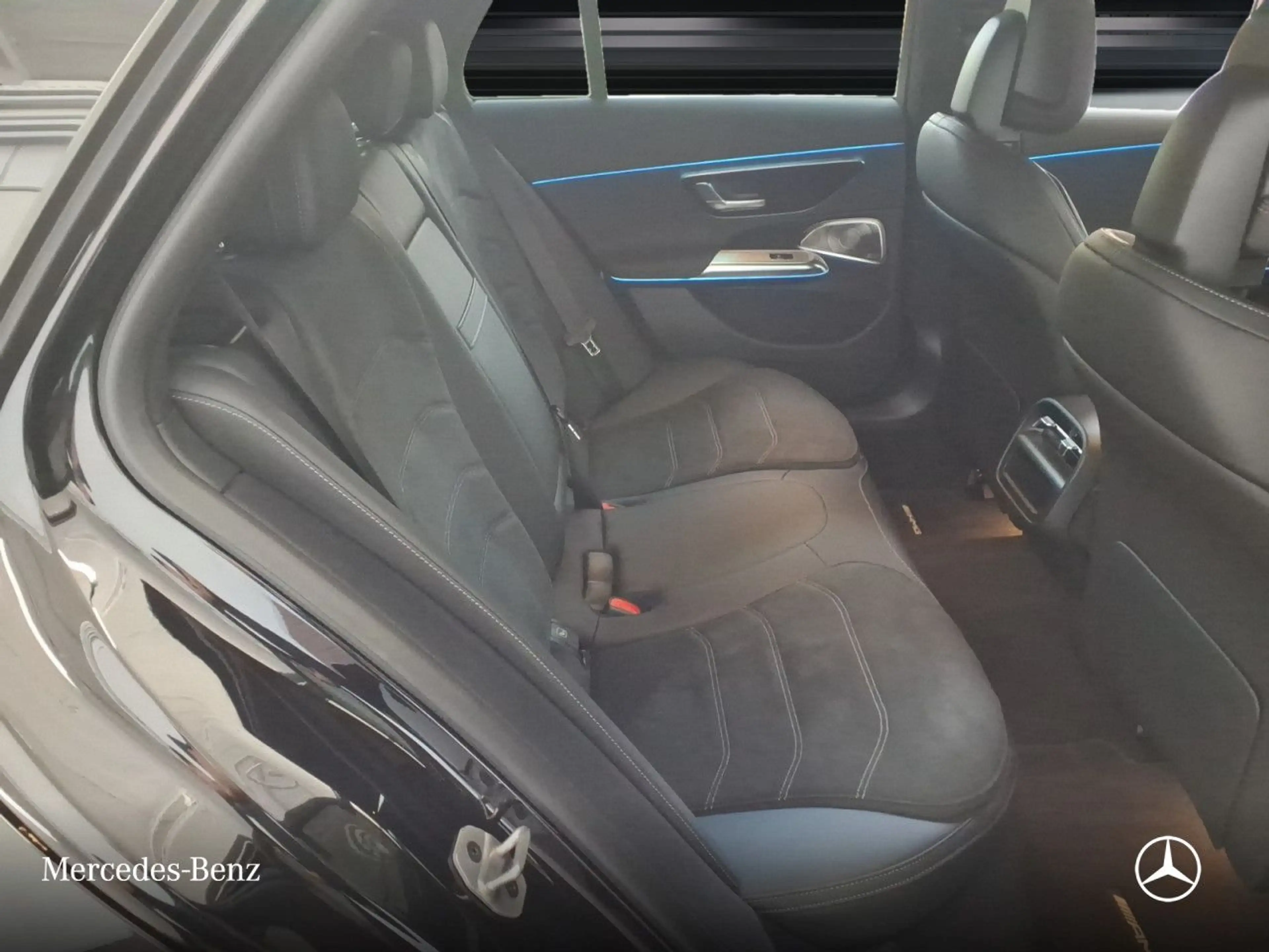 Mercedes-Benz E 300 e T Edition AMG-Line Fahrass 360° Pano HUD — photo 11
