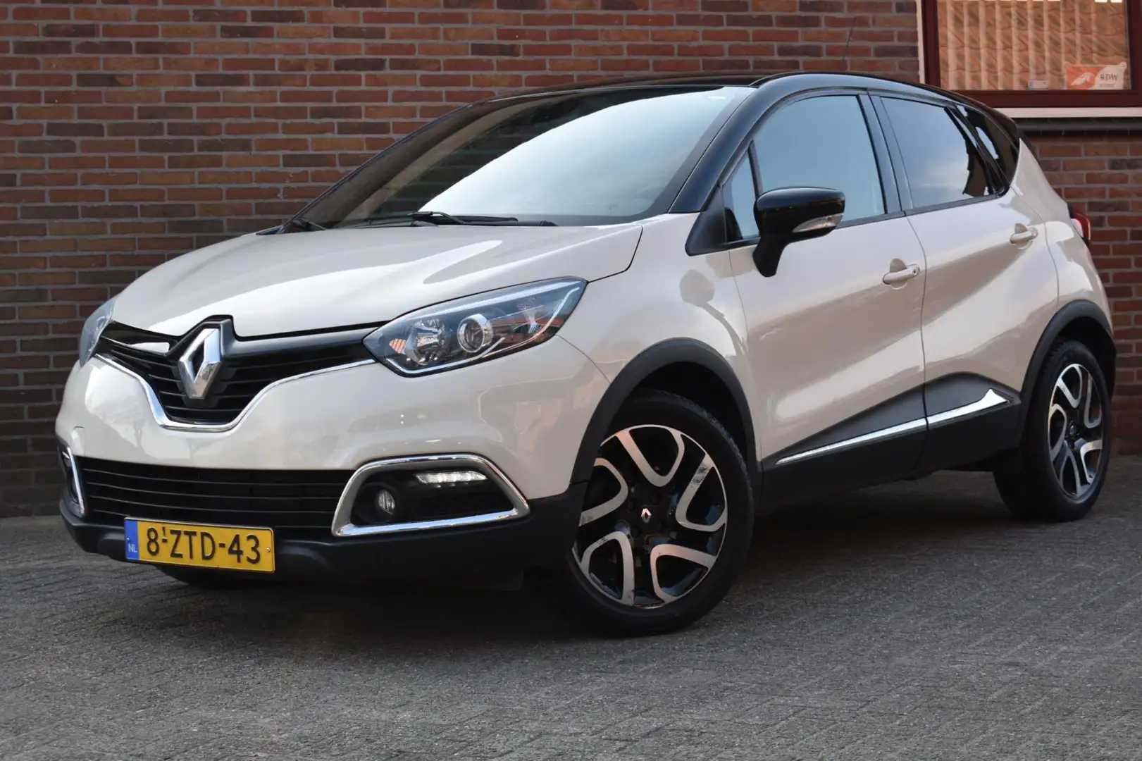 Renault Captur 1.5 dCi Dynamique '15 Navi Clima Cruise Inruil mog Wit - 1