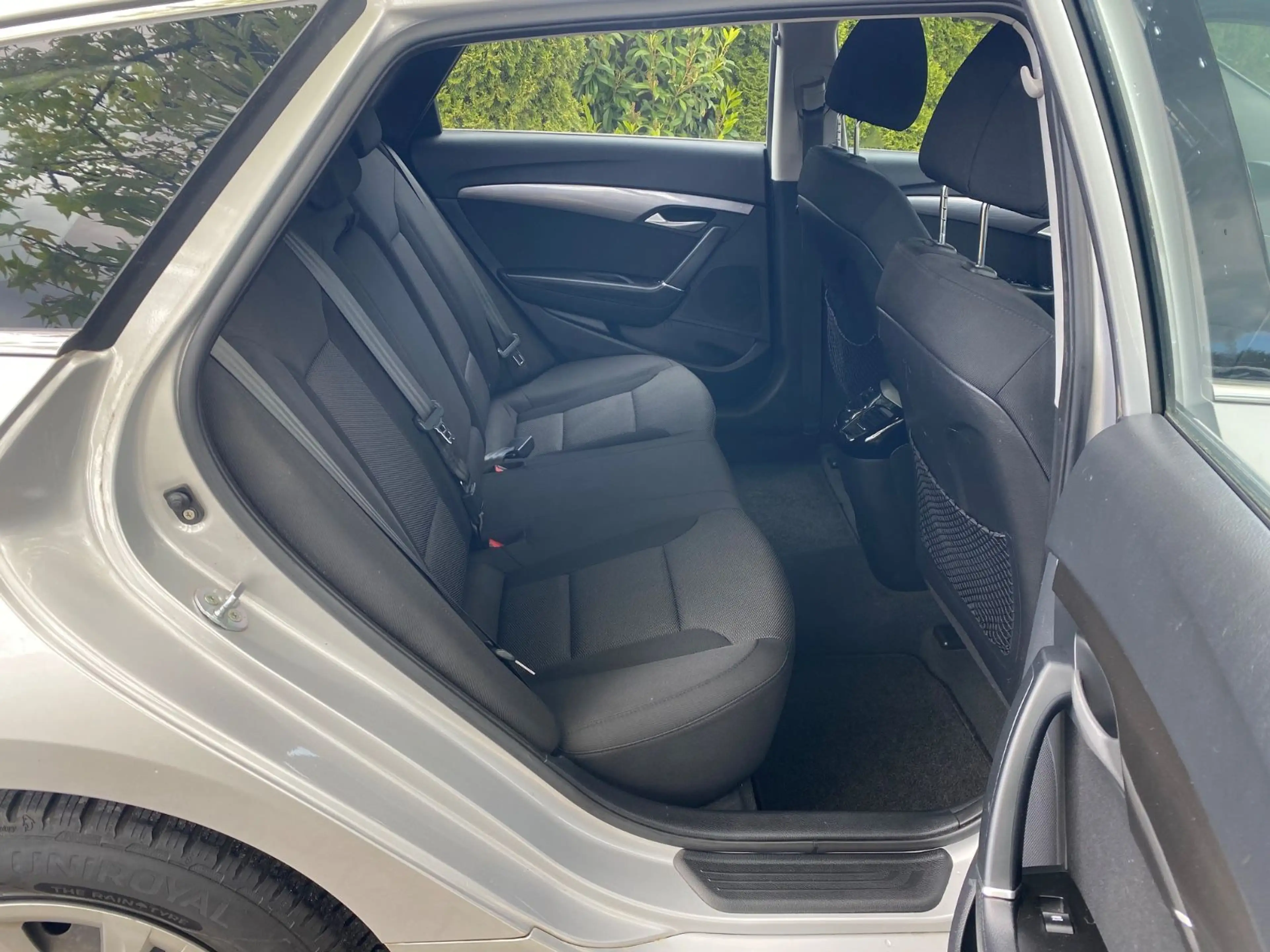 Hyundai i40 cw 1.6 GDI 5 Star Edition Klimaaut.//99Kw — photo 12