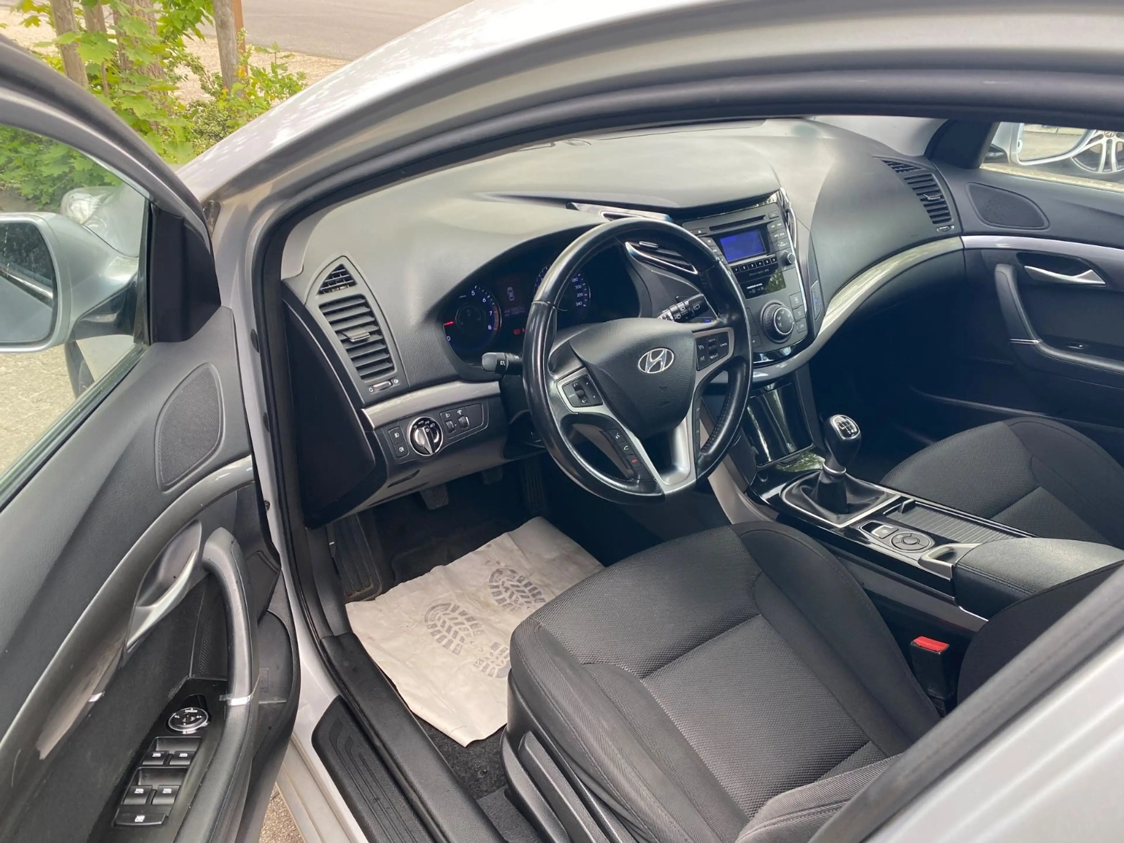 Hyundai i40 cw 1.6 GDI 5 Star Edition Klimaaut.//99Kw — photo 9
