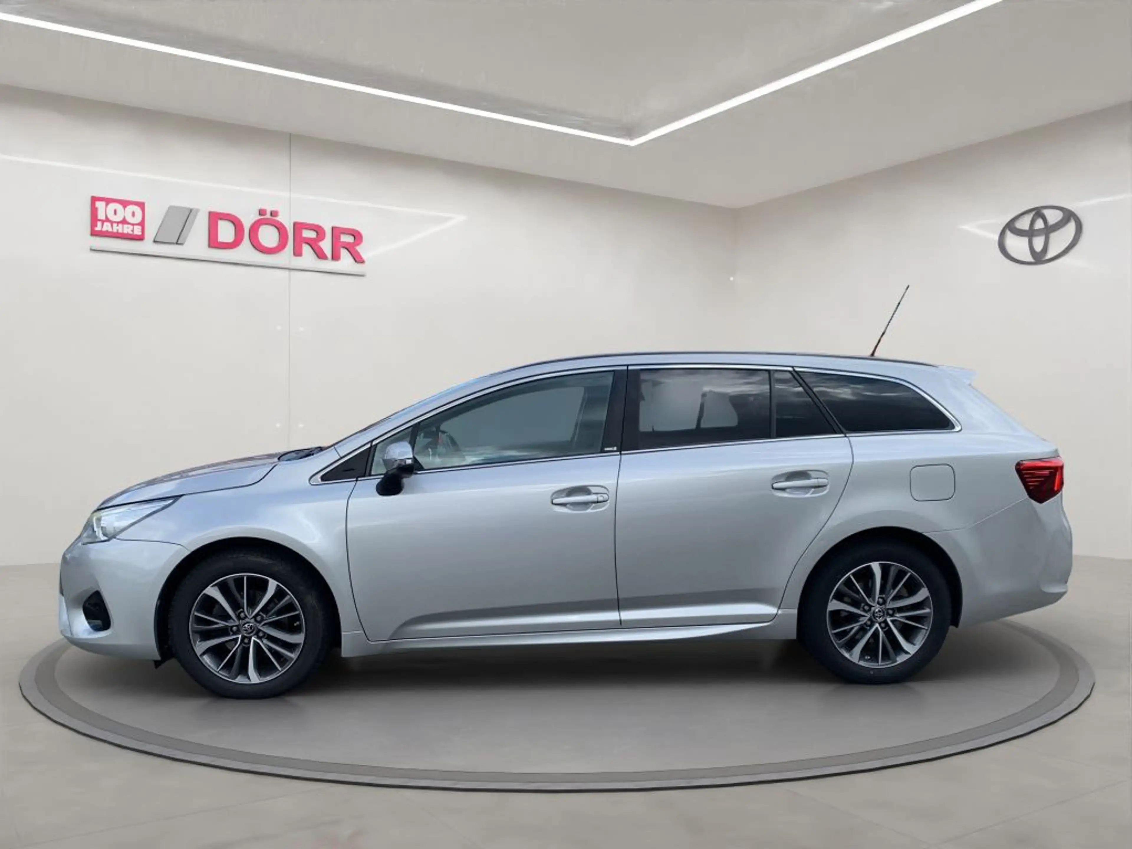 Toyota Avensis Touring Sports 1.8 Multidrive S Edition-S — photo 2