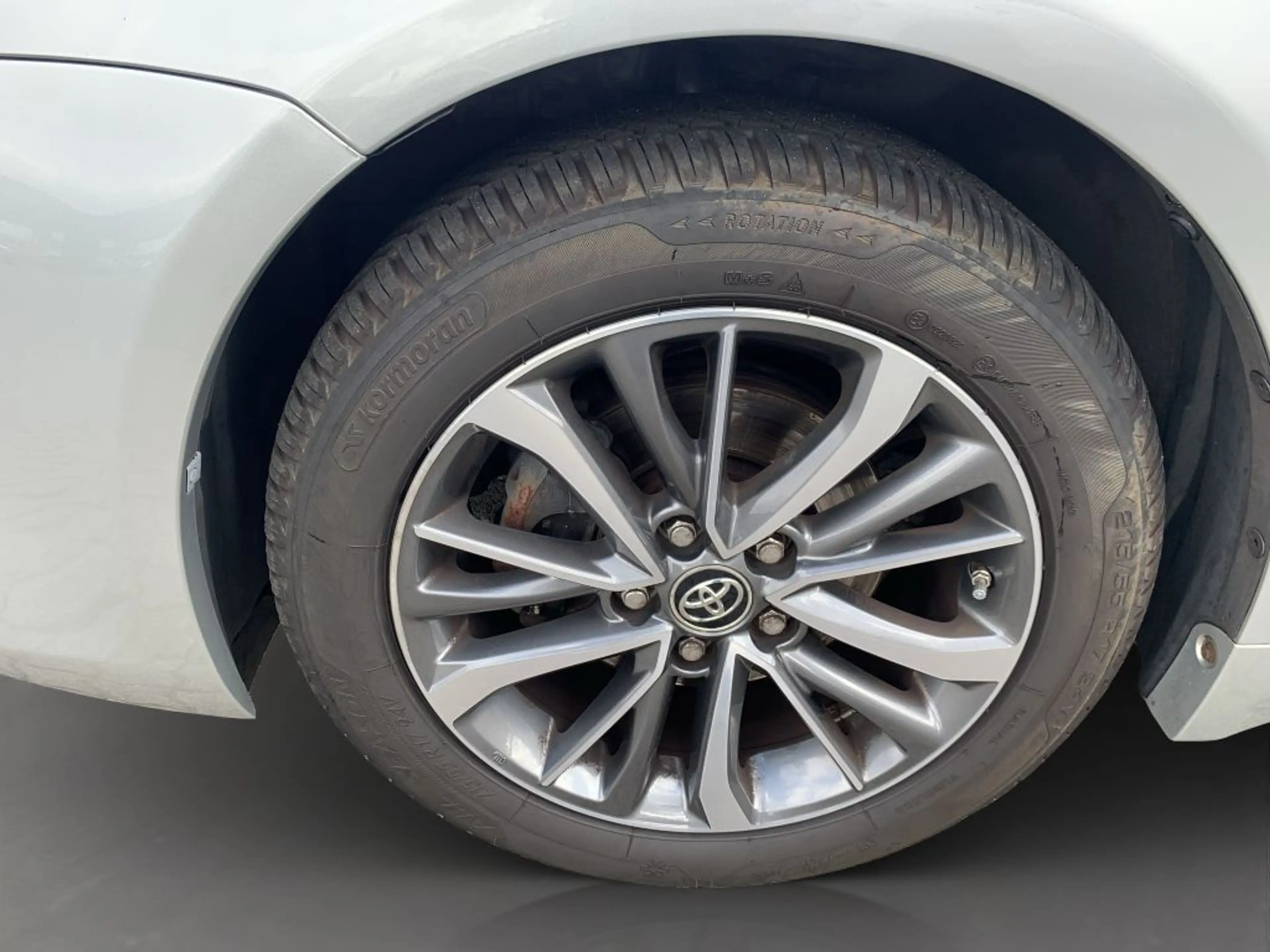 Toyota Avensis Touring Sports 1.8 Multidrive S Edition-S — photo 9