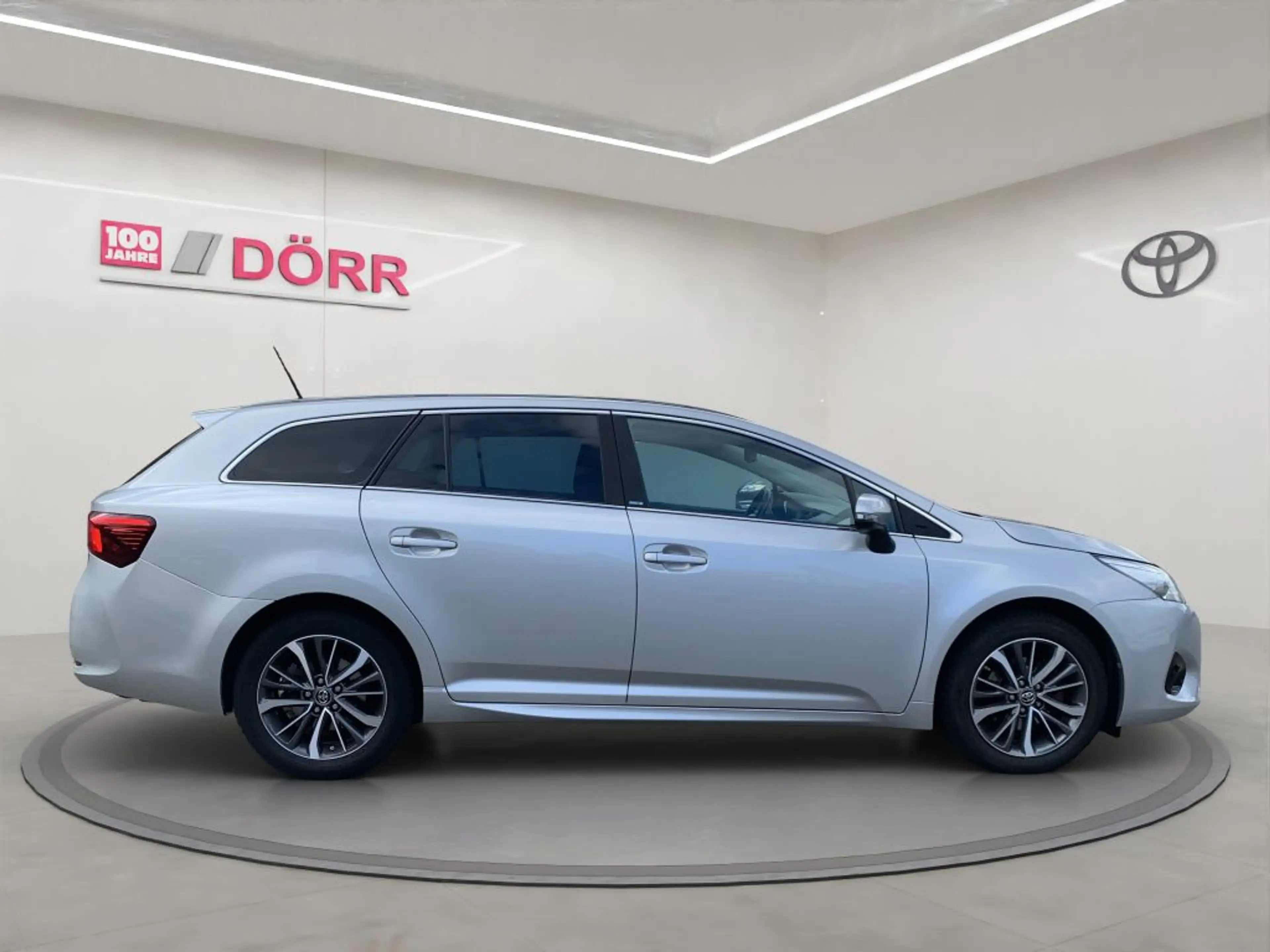 Toyota Avensis Touring Sports 1.8 Multidrive S Edition-S — photo 6