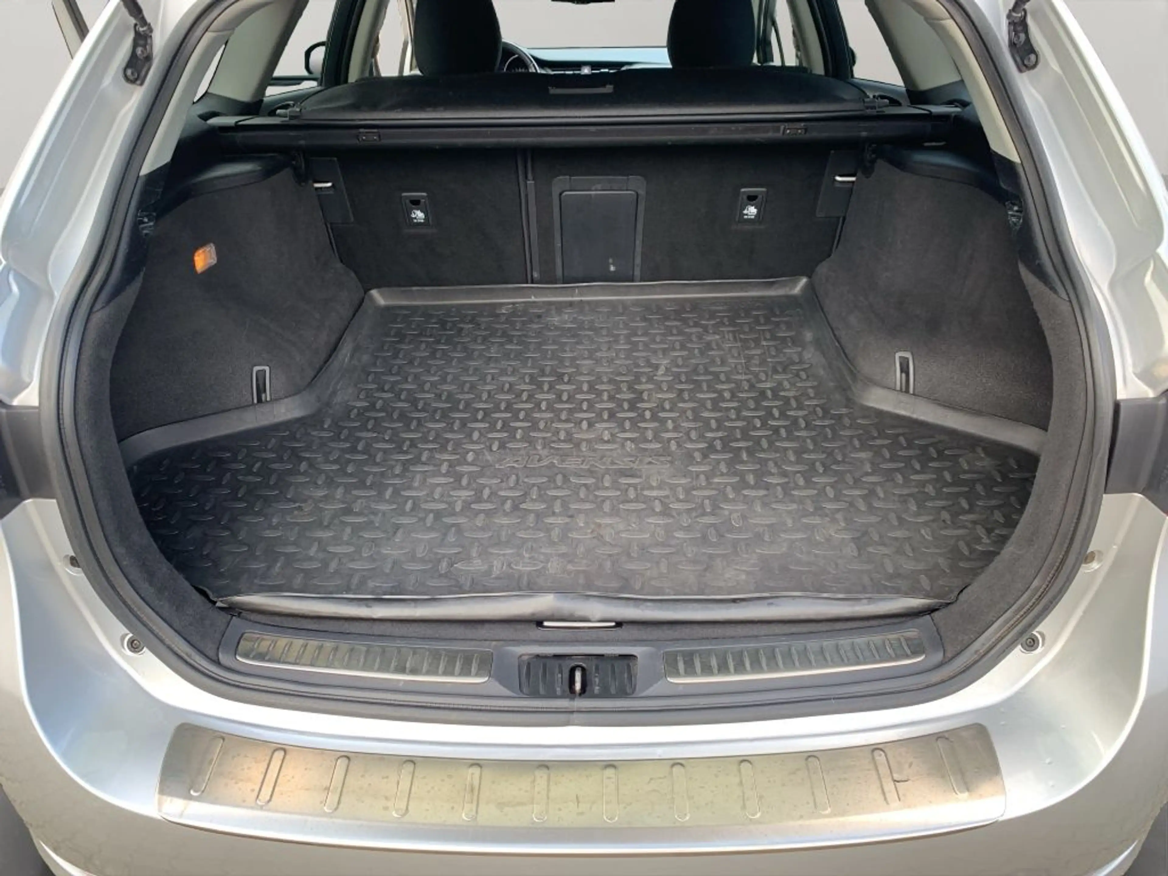 Toyota Avensis Touring Sports 1.8 Multidrive S Edition-S — photo 15