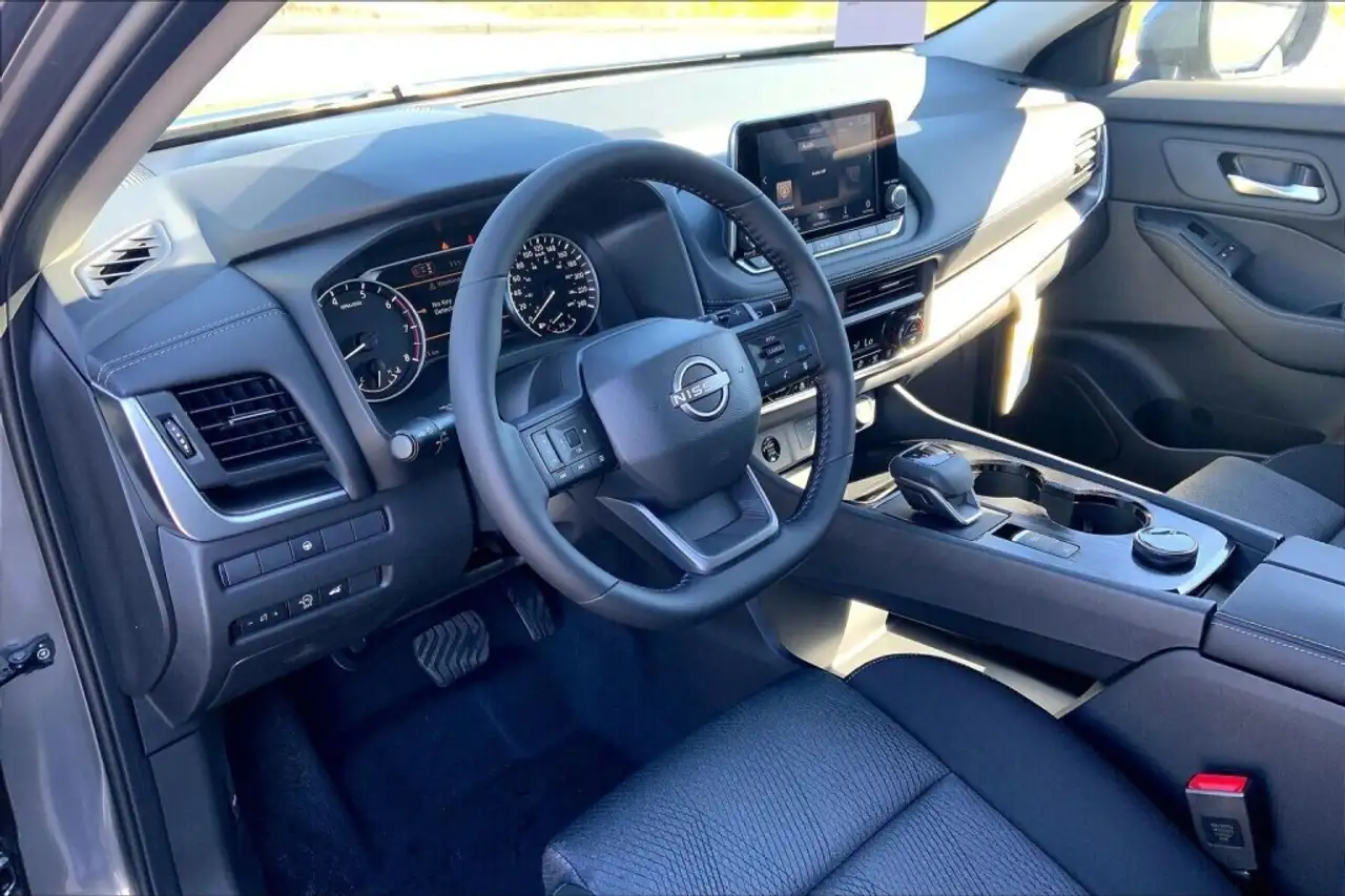 Nissan Rogue снимка Nissan Rogue